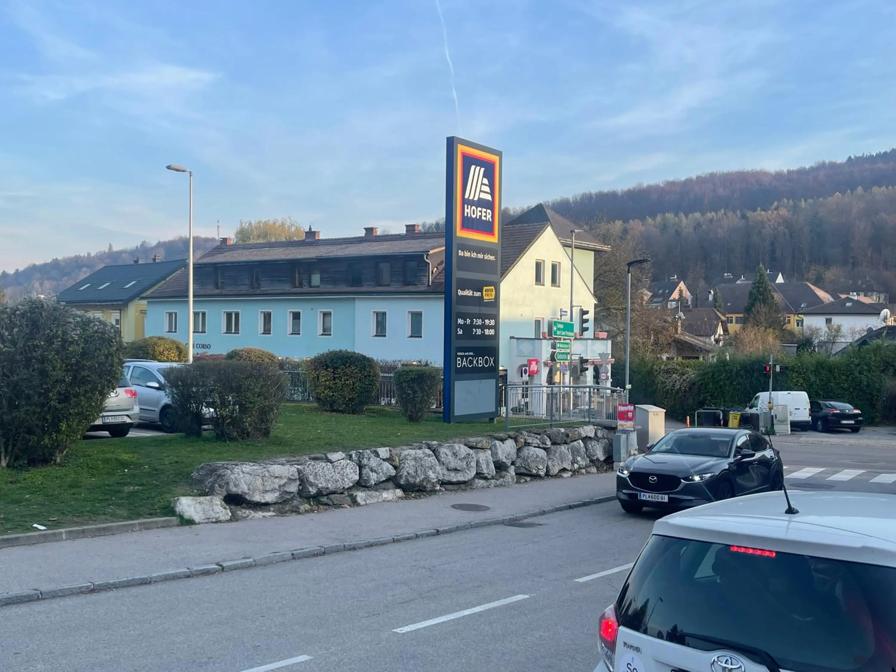 Property building in Corso, Zimmer & Cafe, Hotel Garni