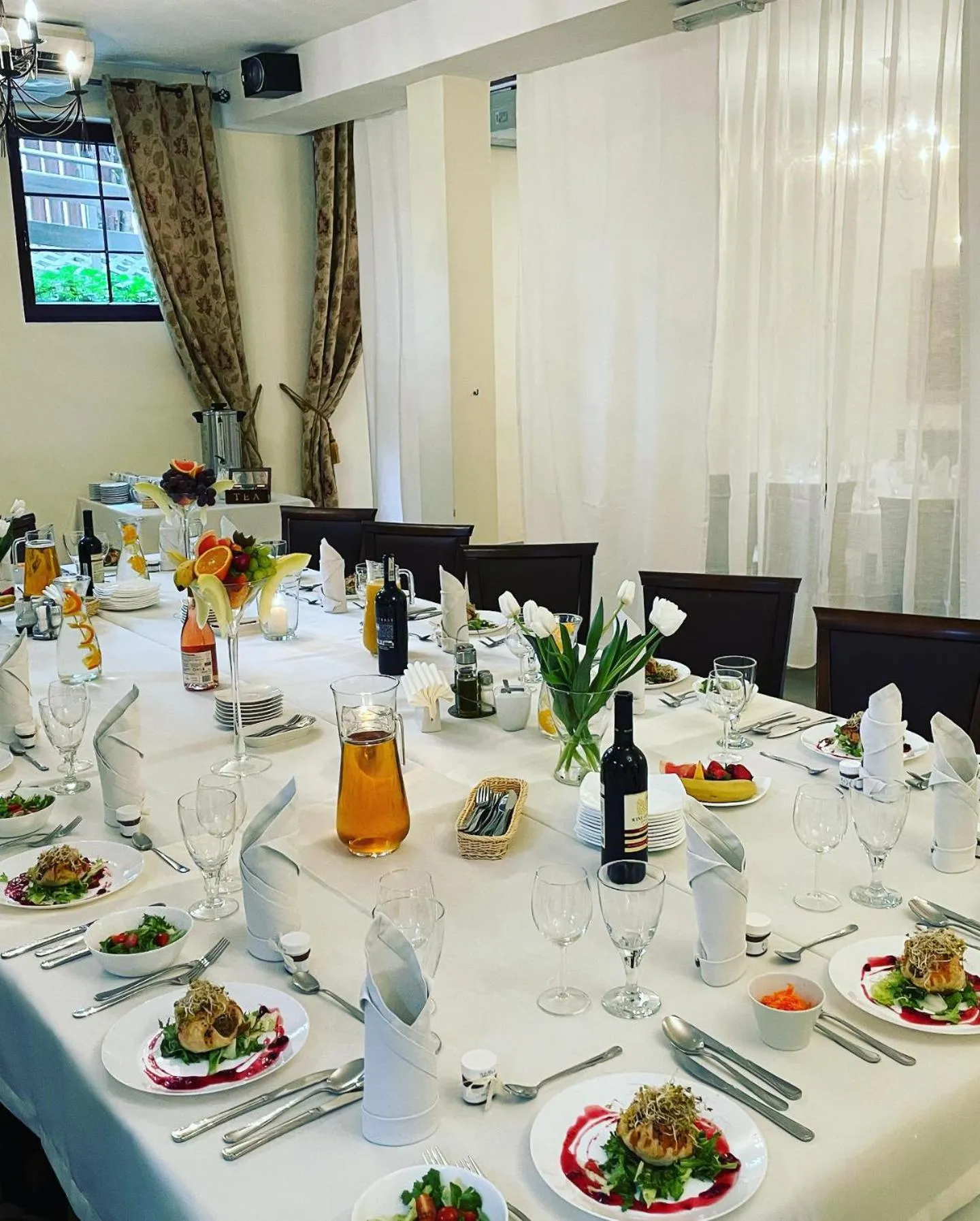 Restaurant/places to eat in Dworek Złoty Róg Hotel i Restauracja