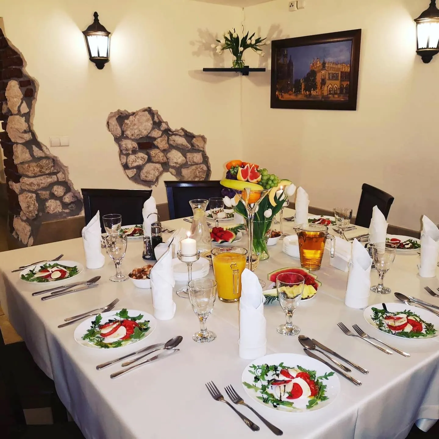 Restaurant/places to eat in Dworek Złoty Róg Hotel i Restauracja