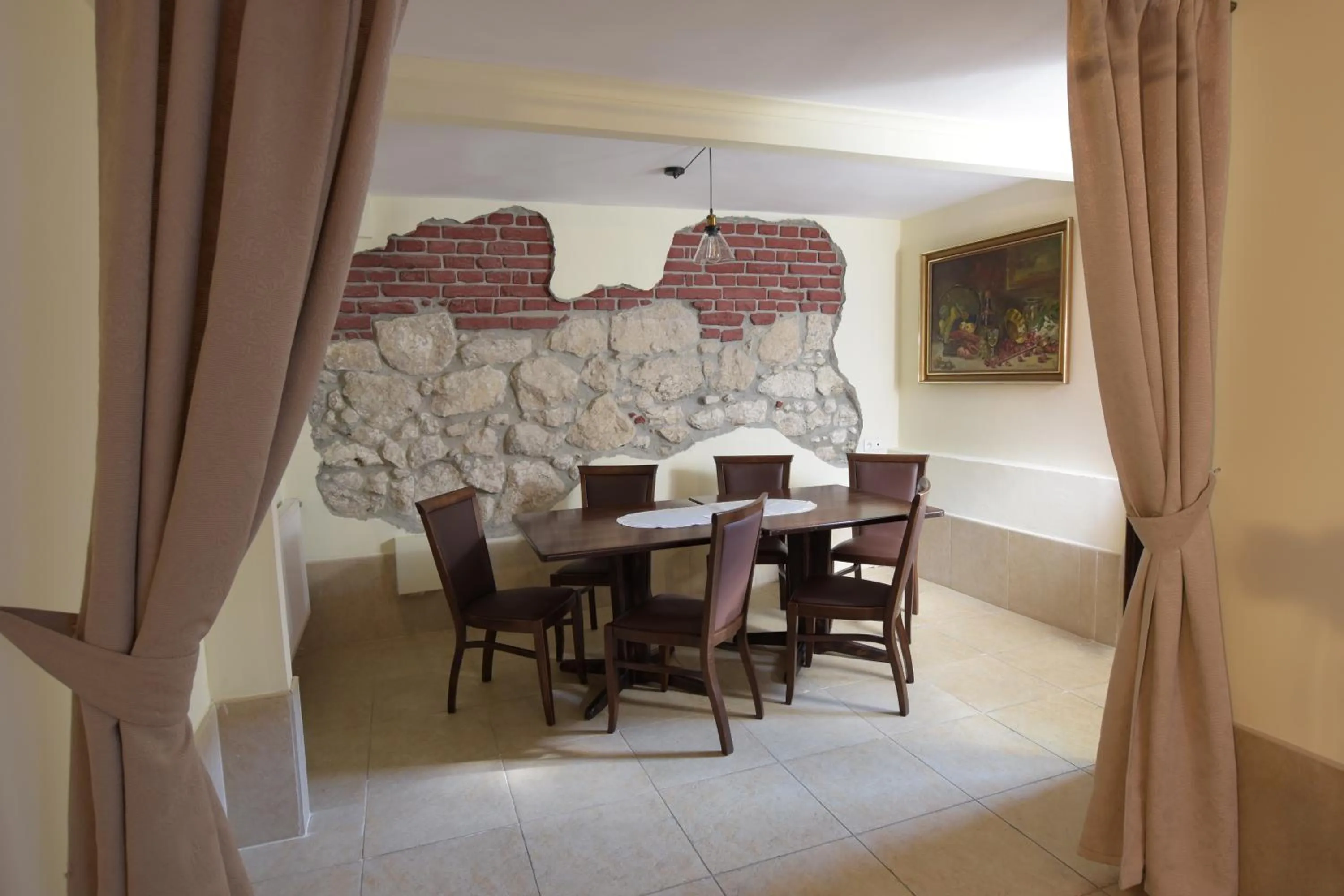 Restaurant/places to eat in Dworek Złoty Róg Hotel i Restauracja