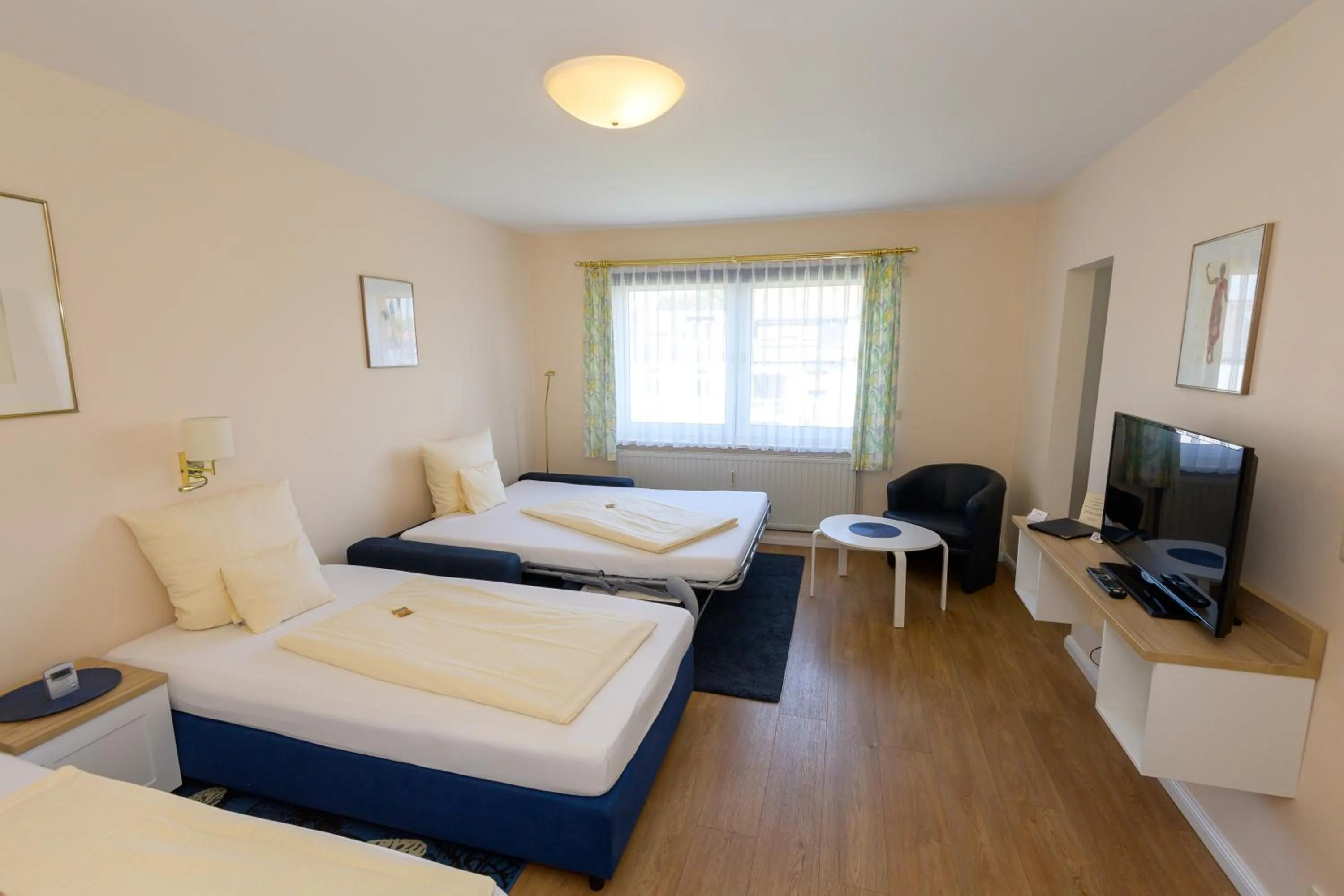 Photo of the whole room, Bed in Bremer Apartmenthotel Superior