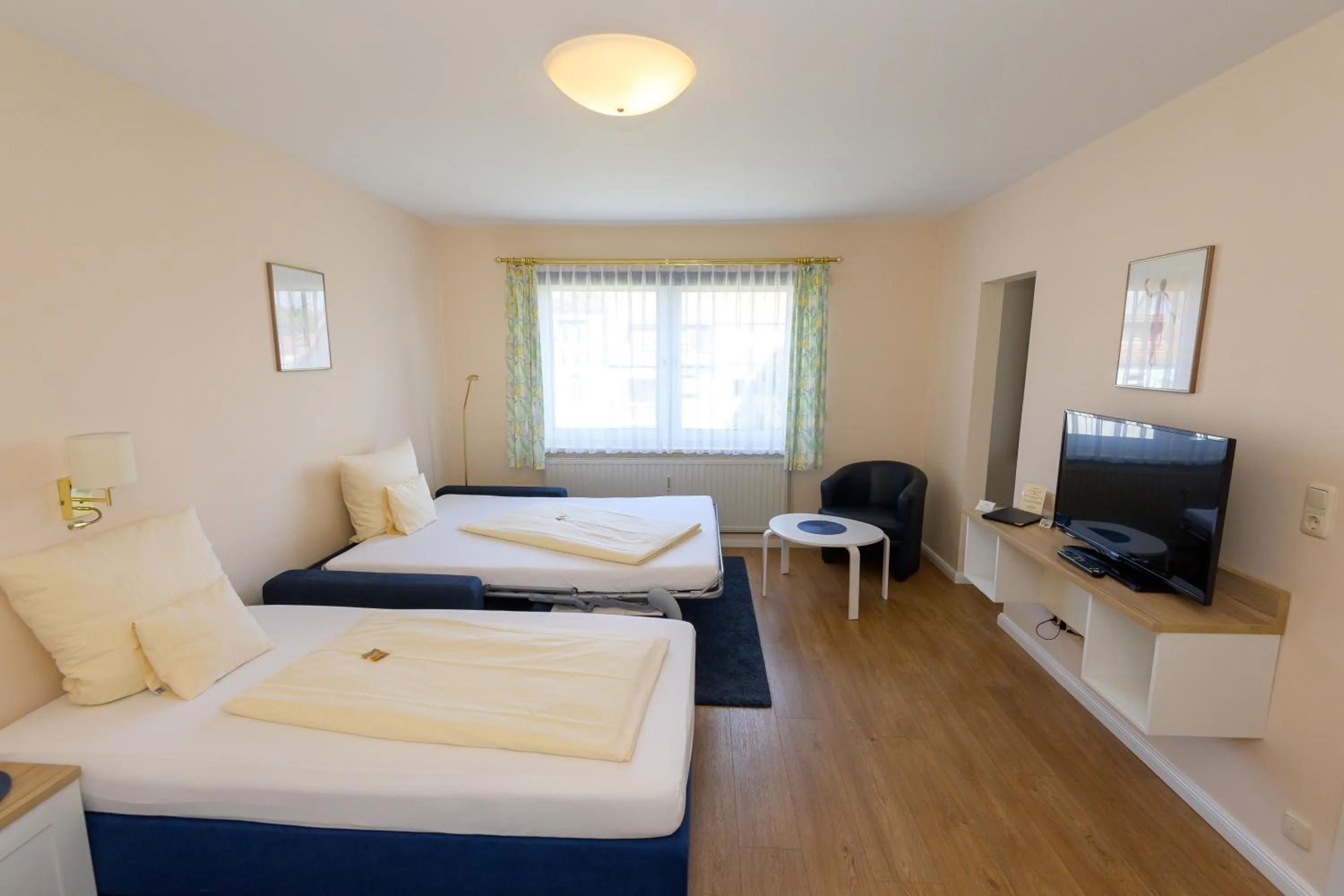 Photo of the whole room, Bed in Bremer Apartmenthotel Superior