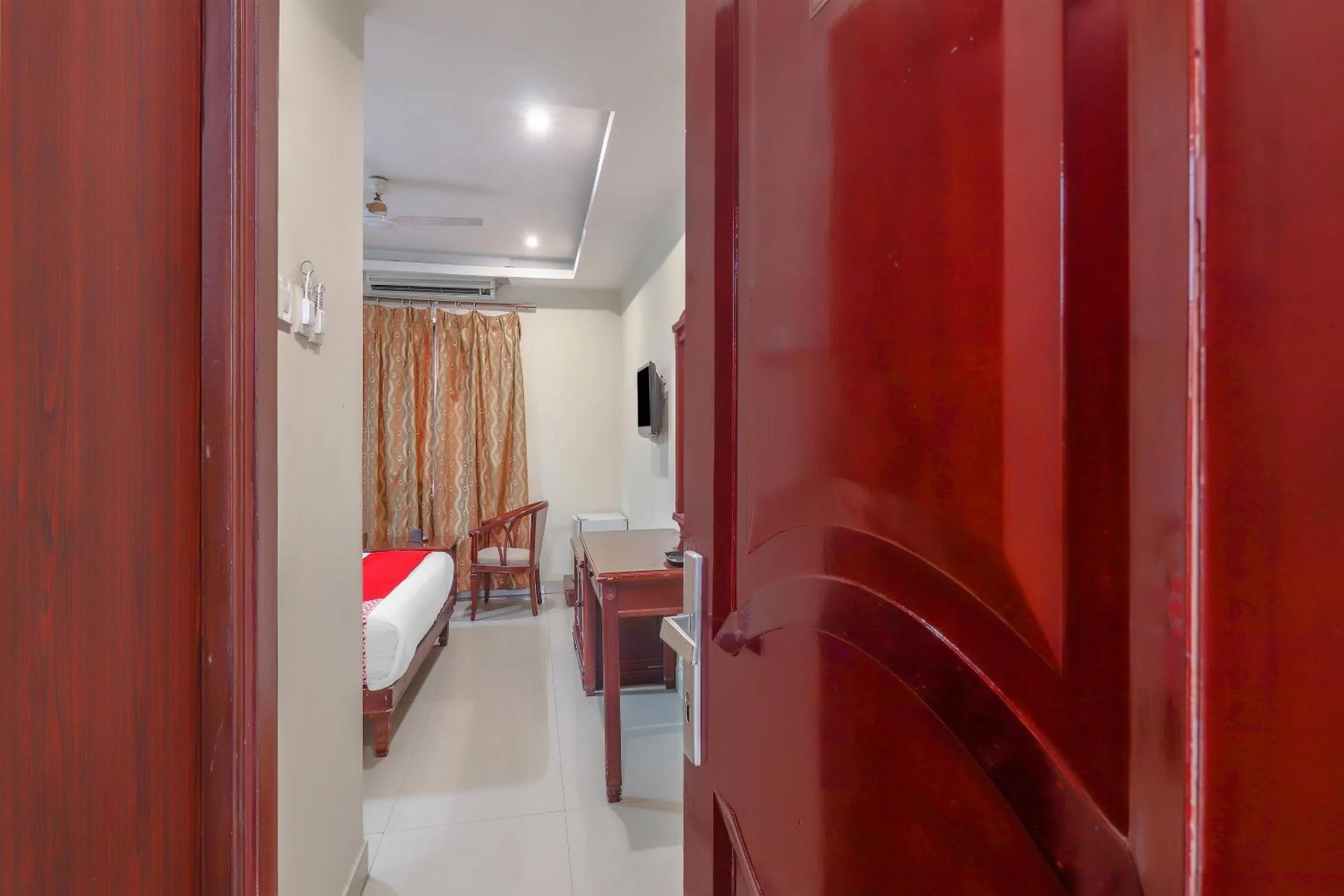 Bedroom, Bed in Hotel O Grandeur By orbit Hotels Near Chennai shopping mall