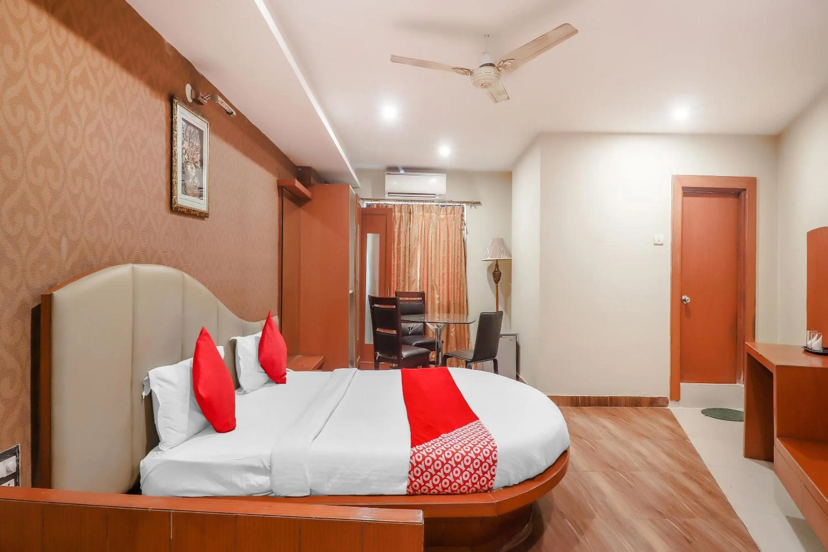 Bedroom, Bed in Hotel O Grandeur By orbit Hotels Near Chennai shopping mall
