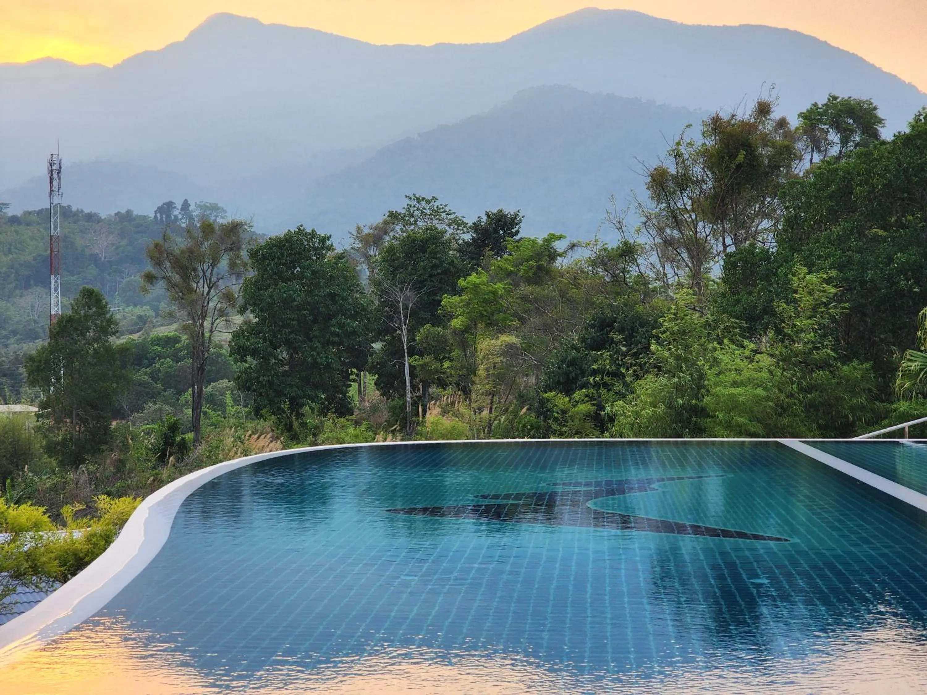 Swimming pool in Soidao Good View Resort