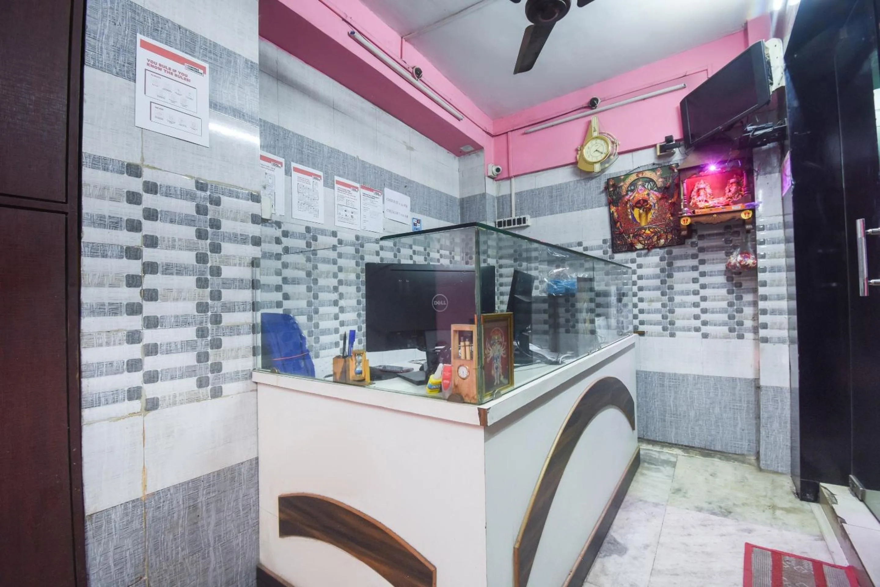 Lobby or reception in Spot On Sonar Bangla Lodge