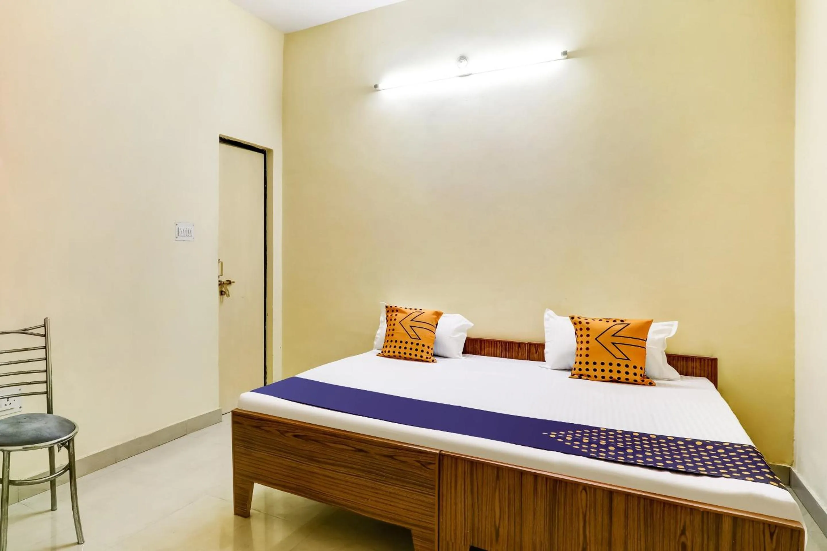 Facade/entrance, Bed in SPOT ON Ganpati Palace