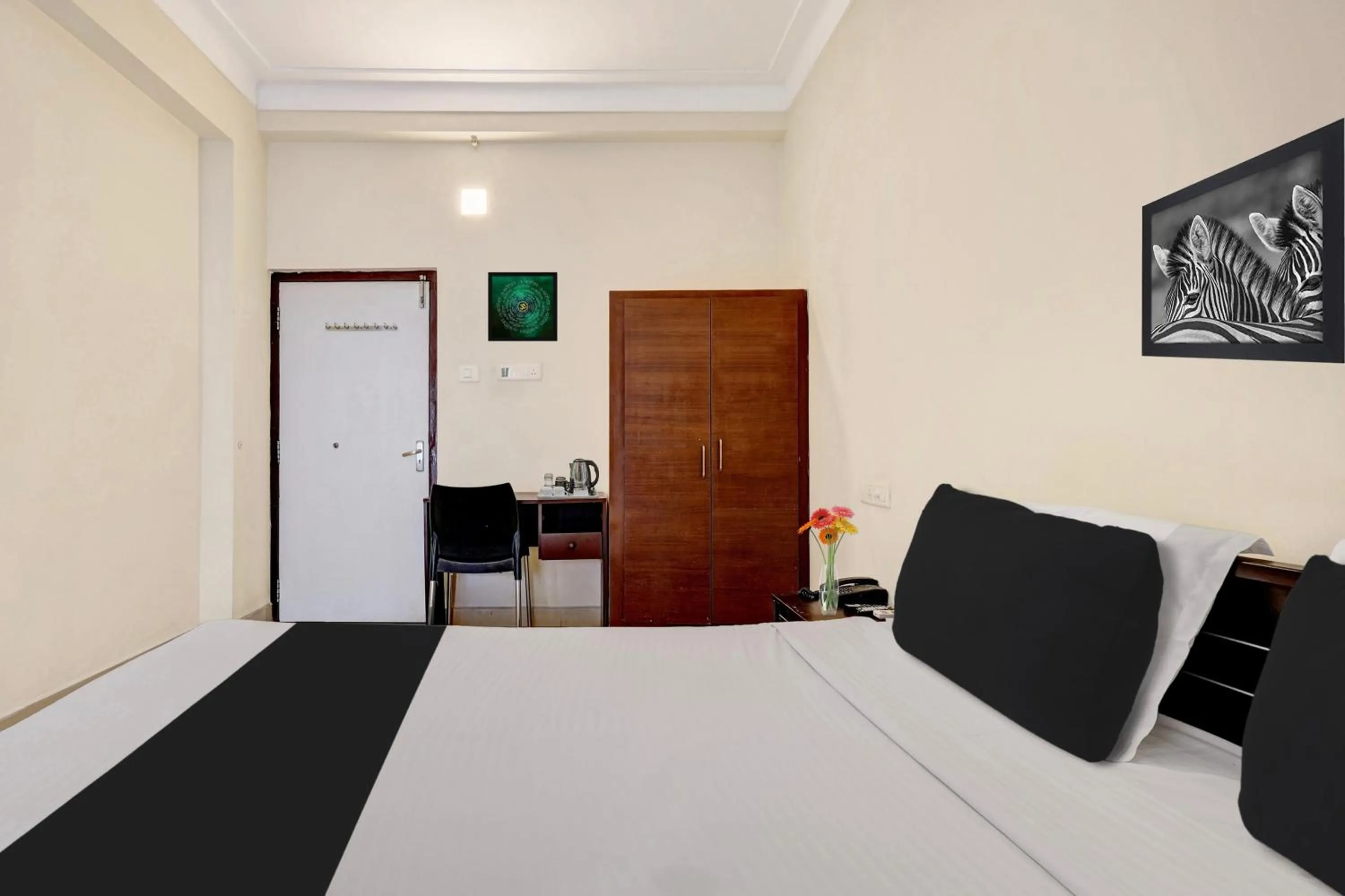 Bedroom, Bed in Super Collection O jagadamba Junction near Beach Road