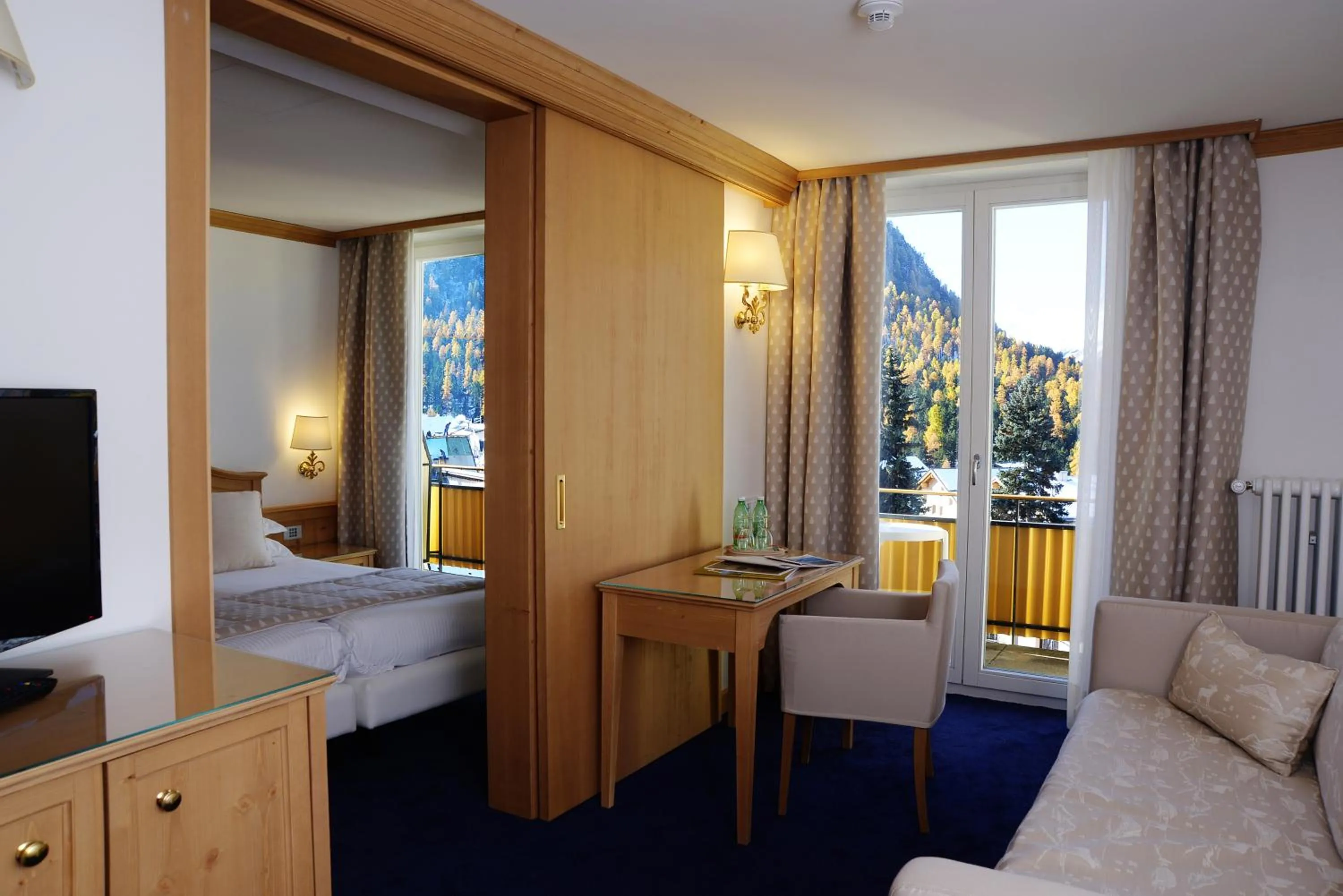 Bed in Hotel Schweizerhof Pontresina