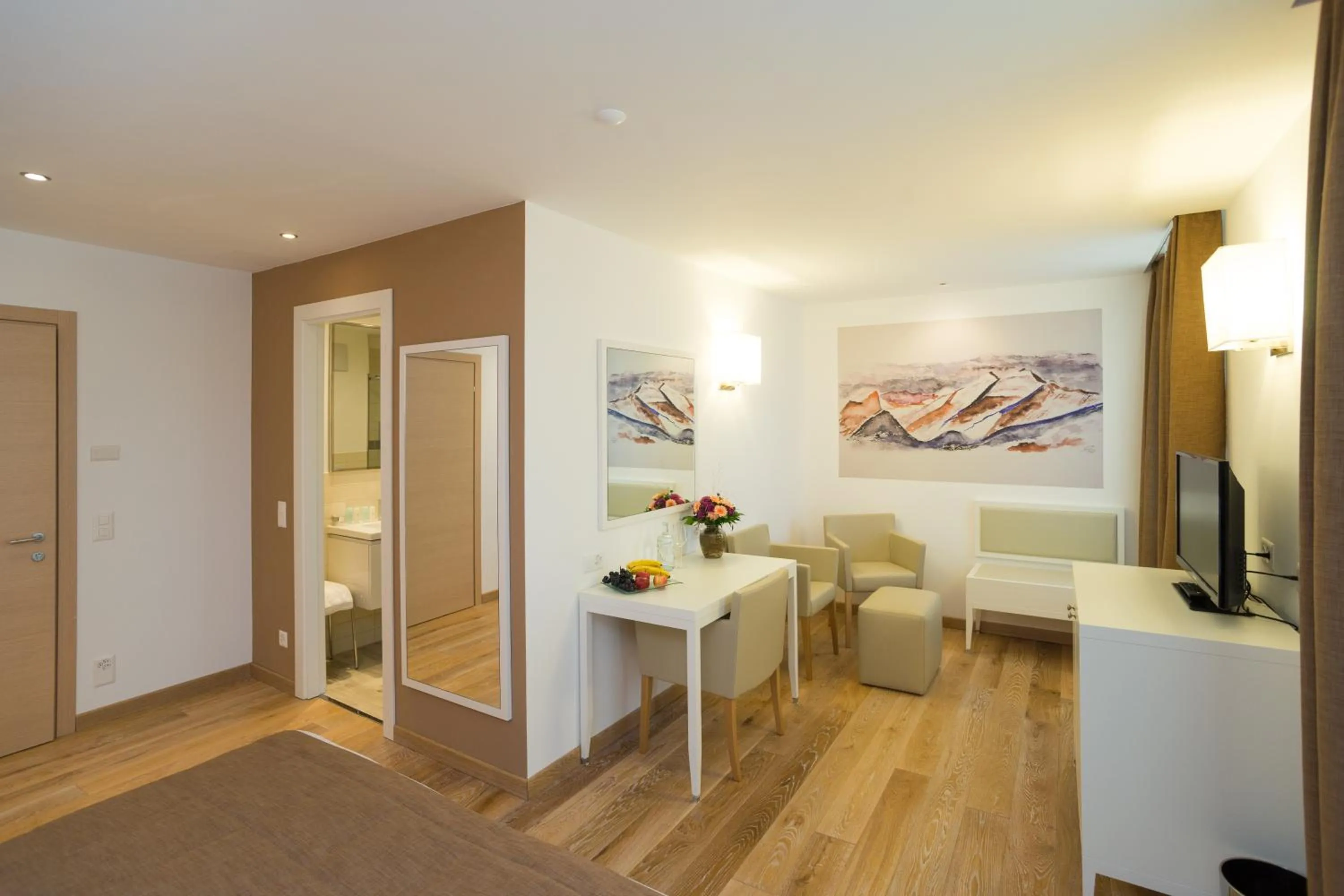 Photo of the whole room in Hotel Schweizerhof Pontresina