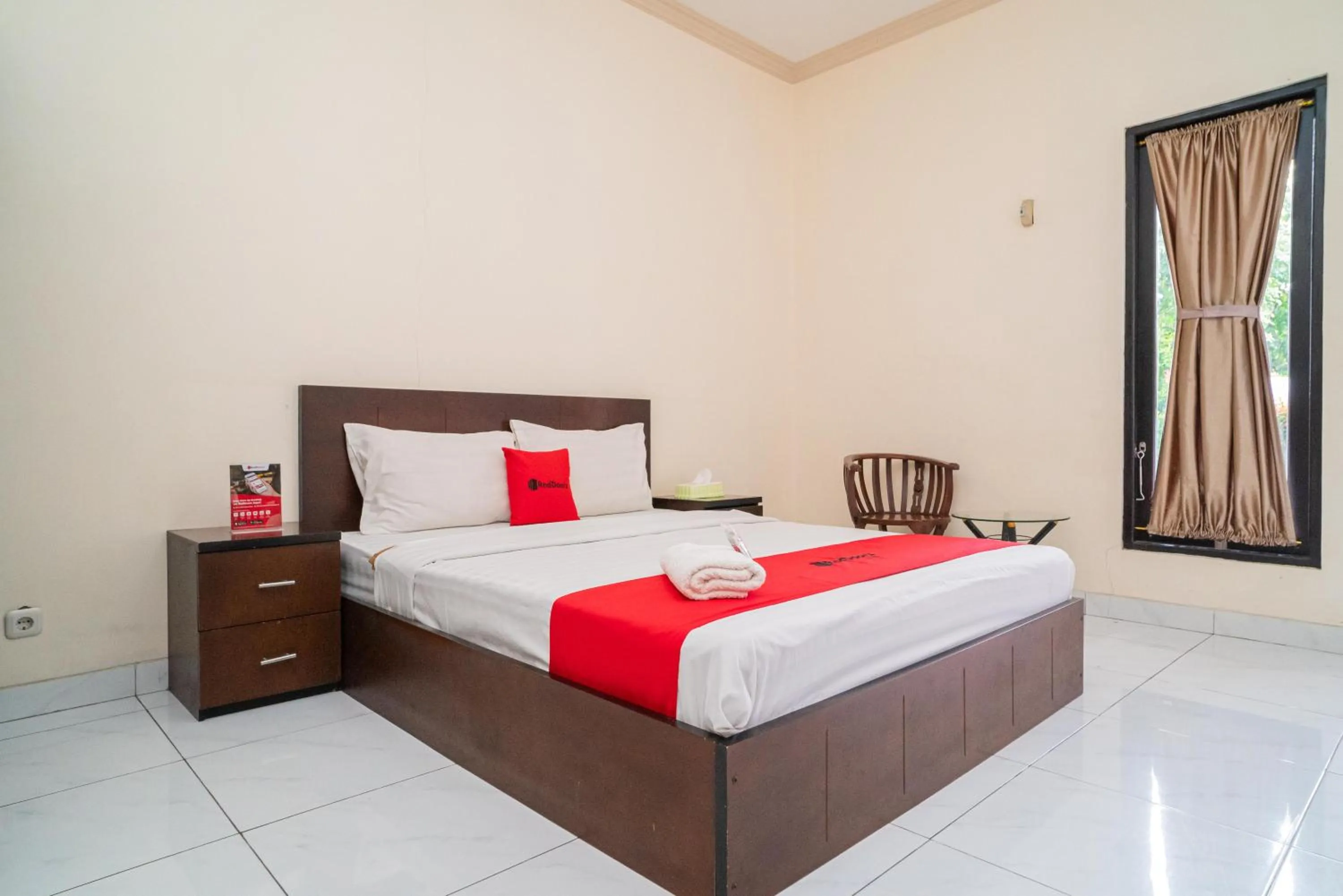 Bed in RedDoorz @ Wisma Pangrango