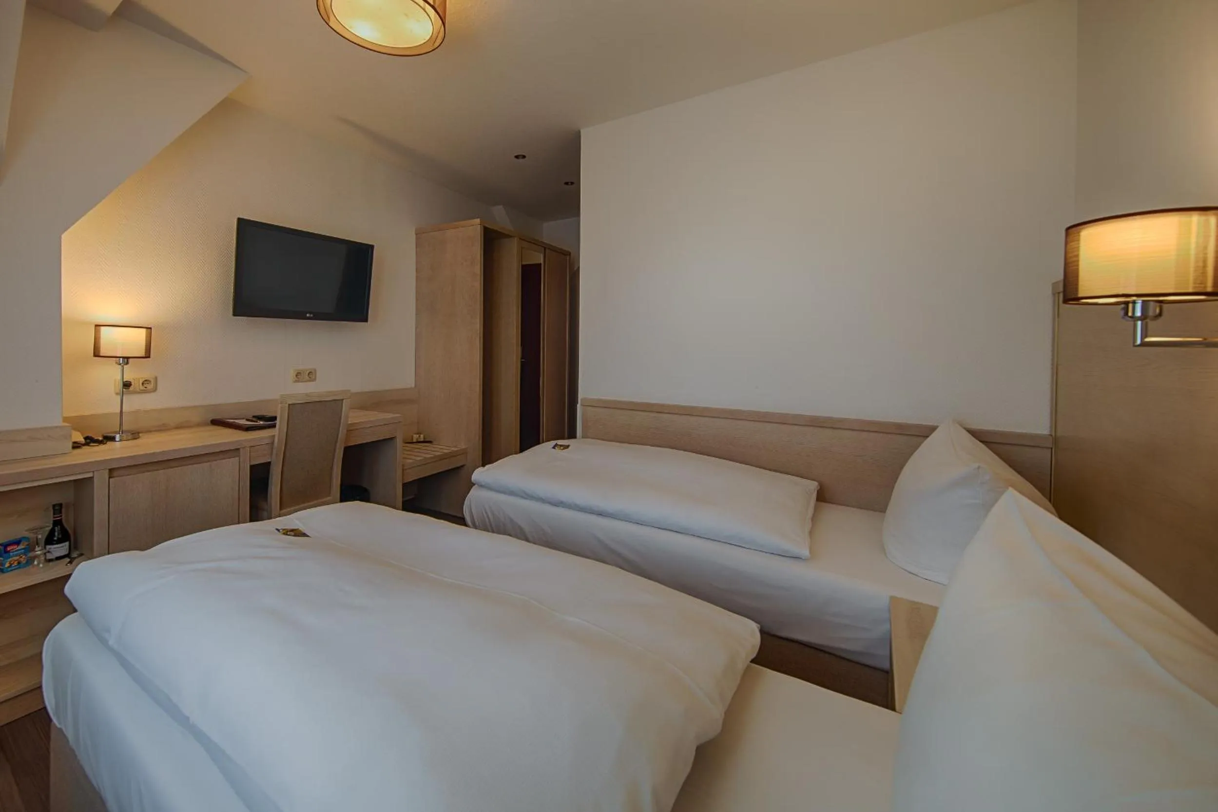 Bedroom, Bed in Hotel Fürsteneck