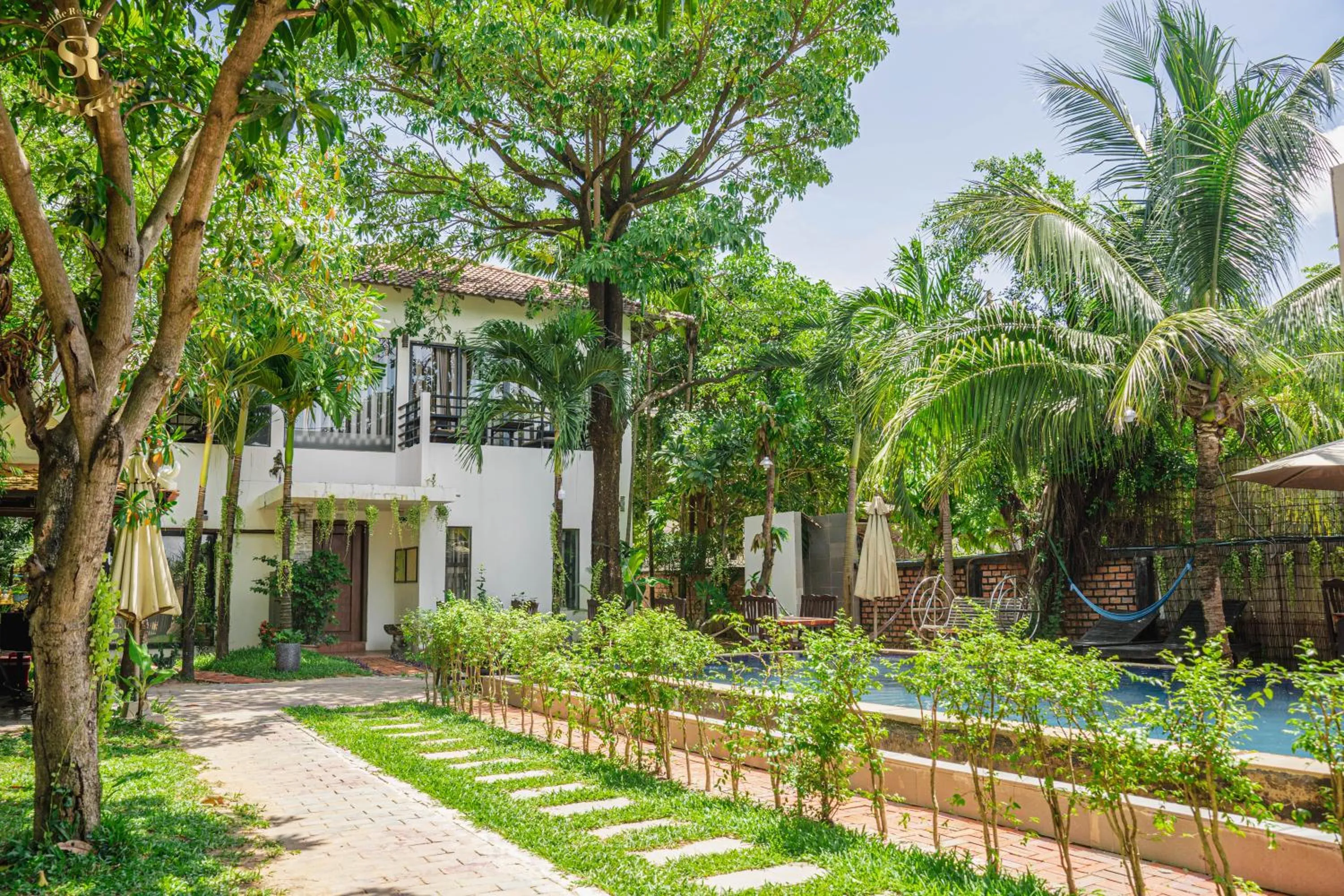 Property building in Saline Residence