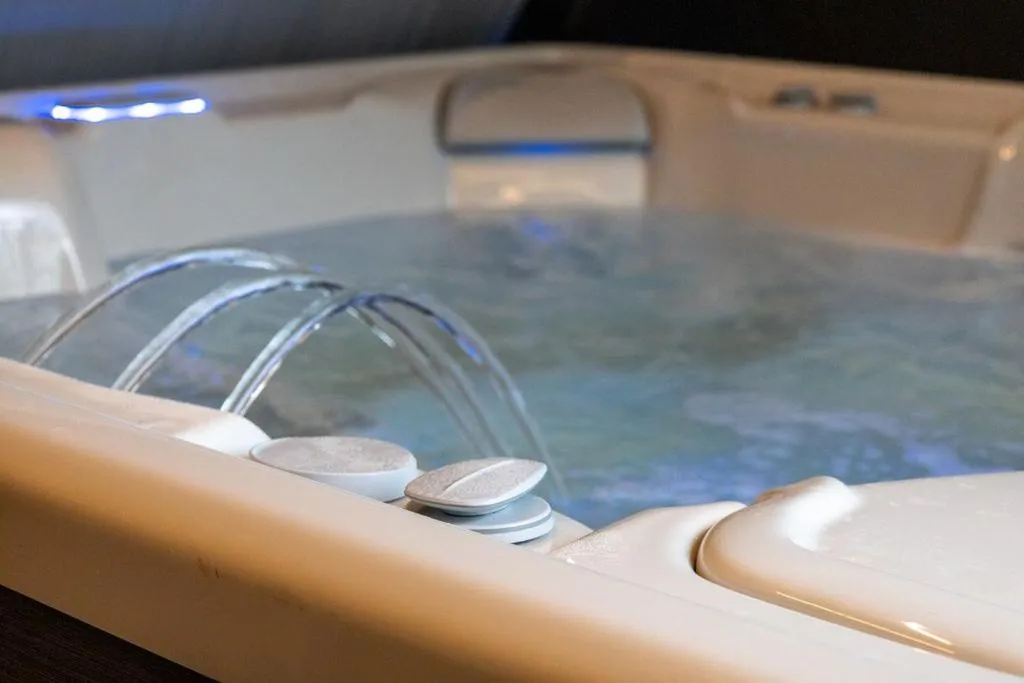 Spa and wellness centre/facilities in Les Chambres du Vieux Château