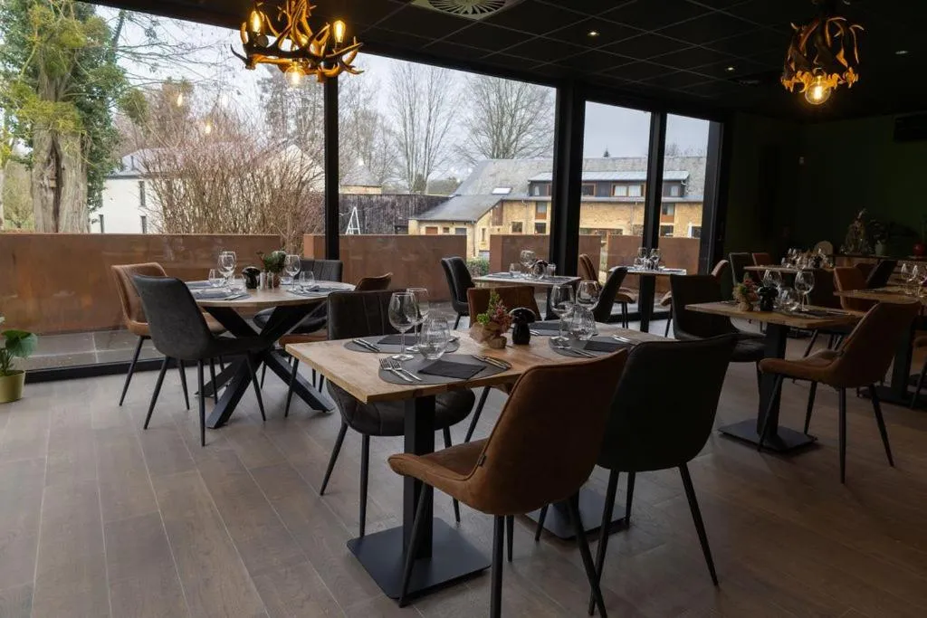 Restaurant/places to eat in Les Chambres du Vieux Château