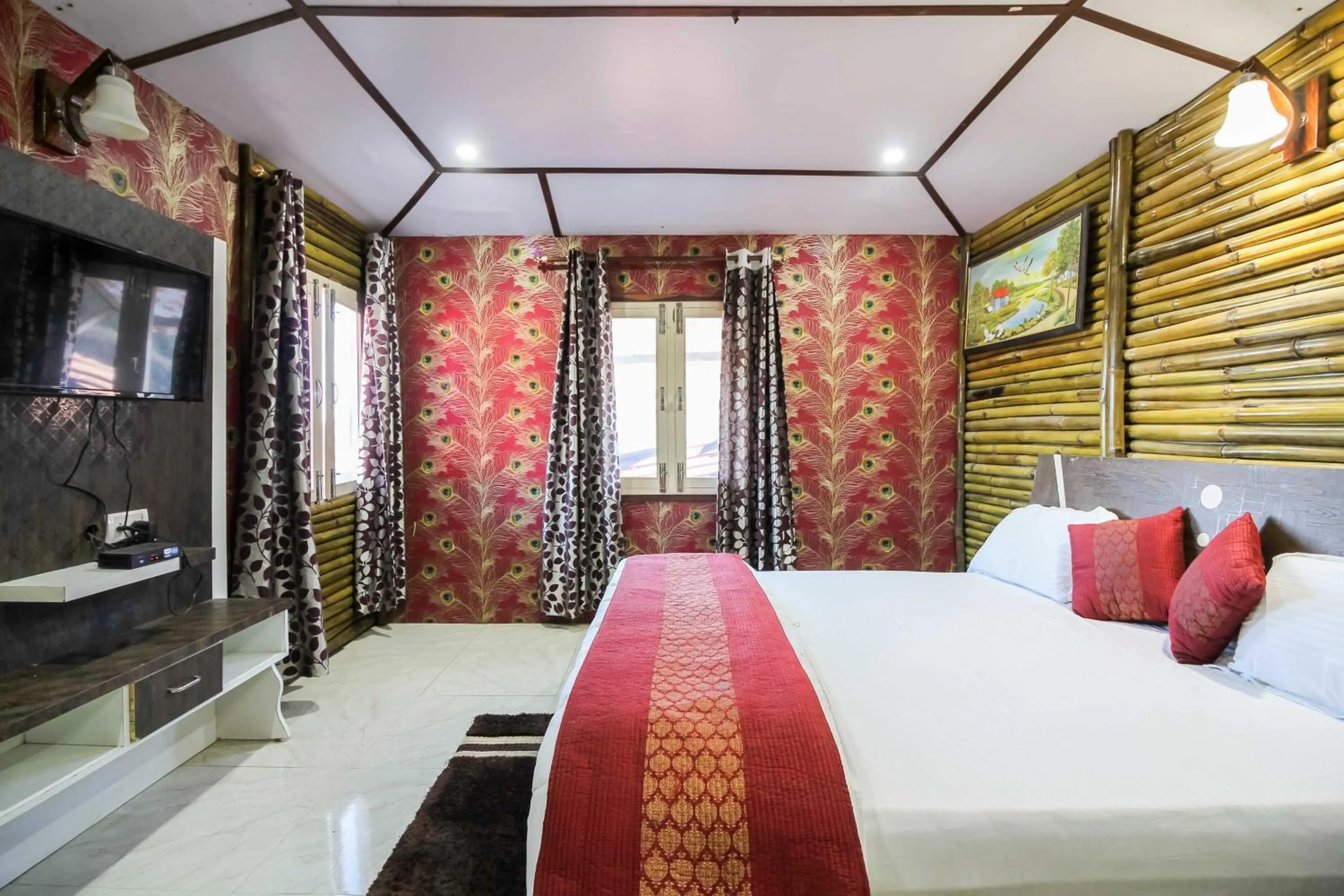 Bedroom, Bed in Glamwood Resort Dhanaulti, Ranked 1 in Dhanaulti