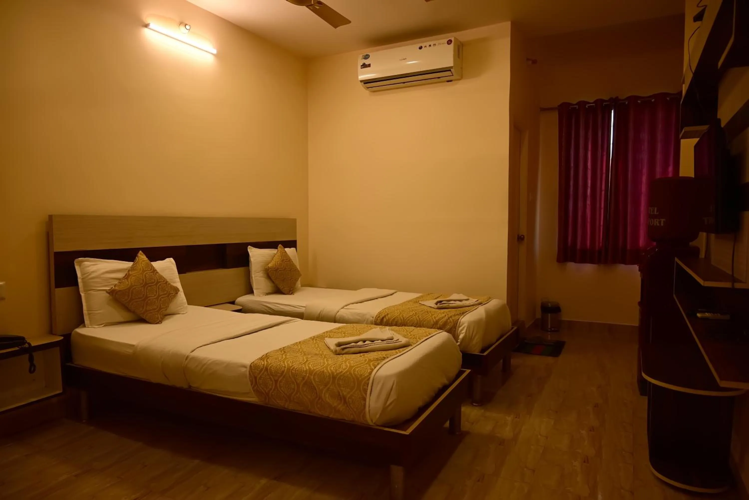 Bed in Hotel Comfort and Terrace Lounge