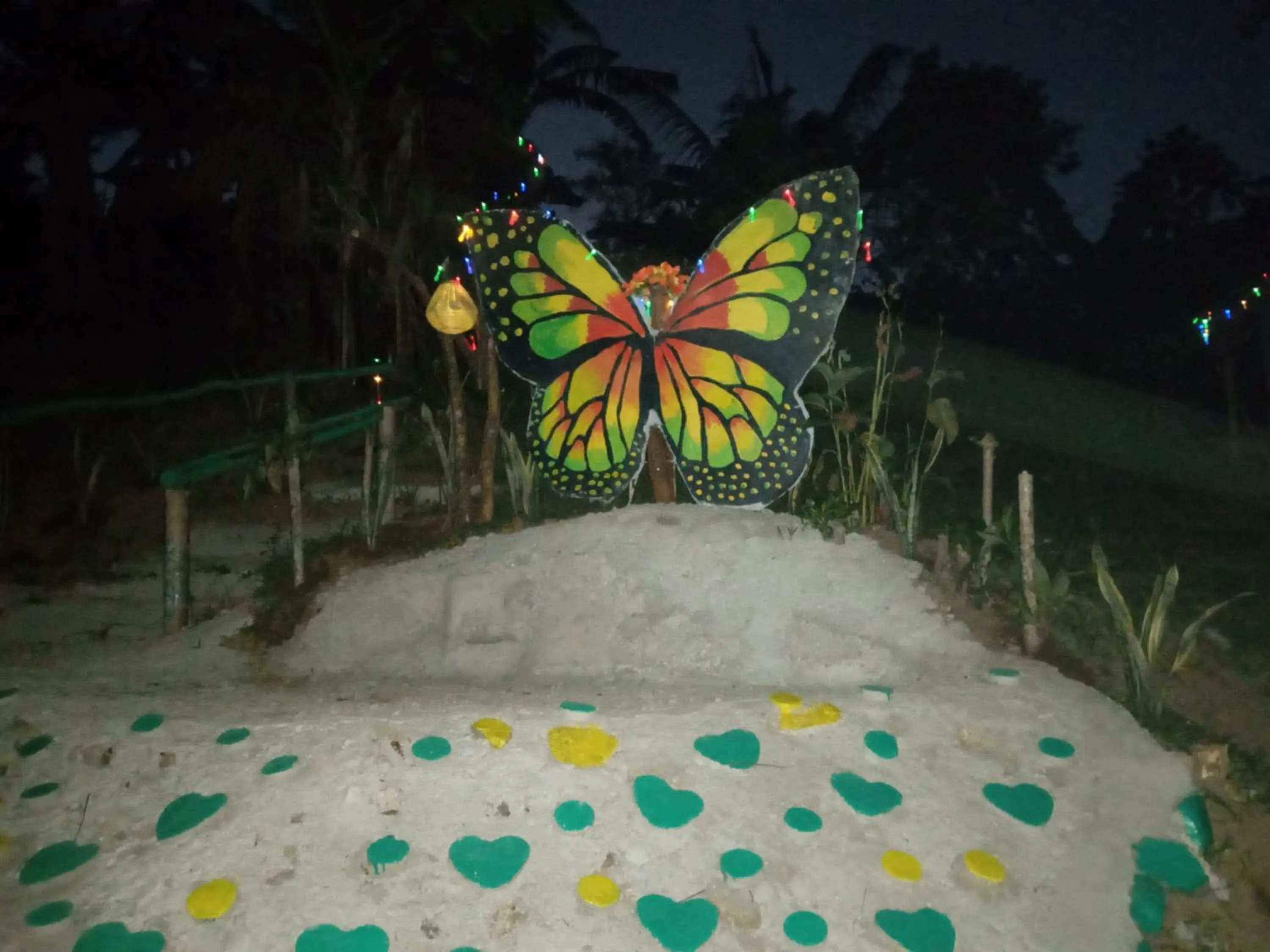 Raw Camping at Camping Paradise Singalong Mountain Garden