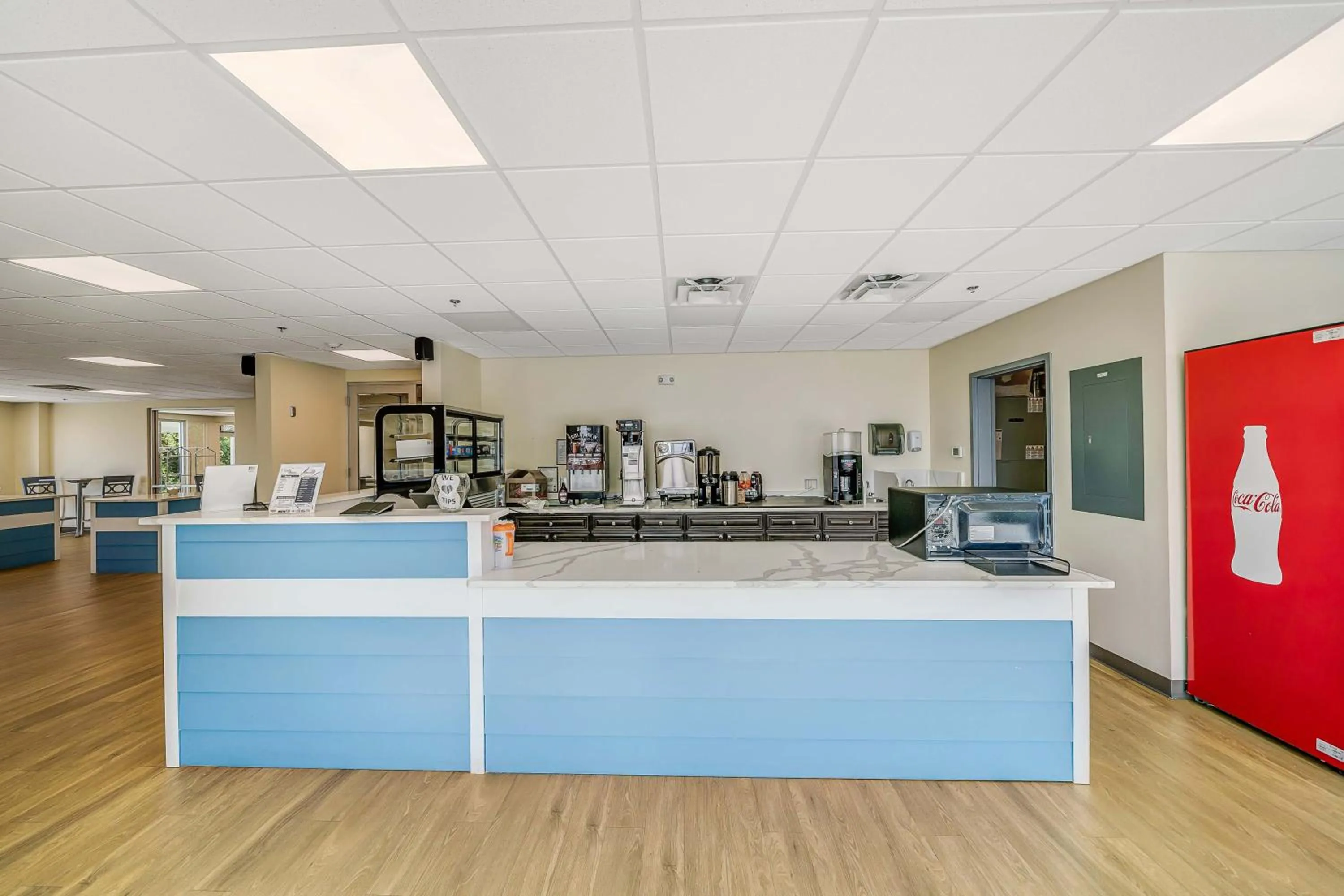 Coffee/tea facilities in Travelodge by Wyndham Panama City Beach / Beachfront