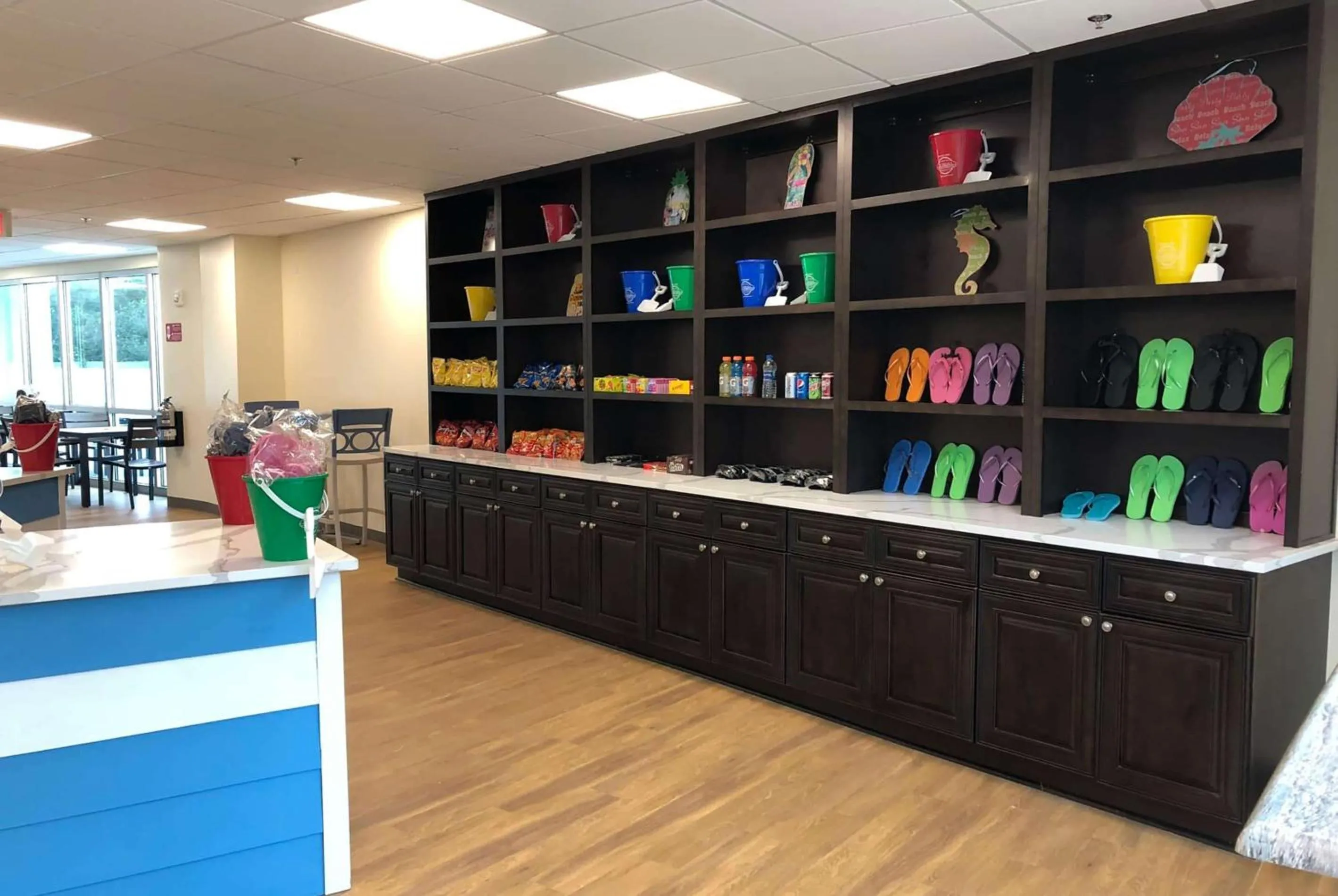 On-site shops in Travelodge by Wyndham Panama City Beach / Beachfront