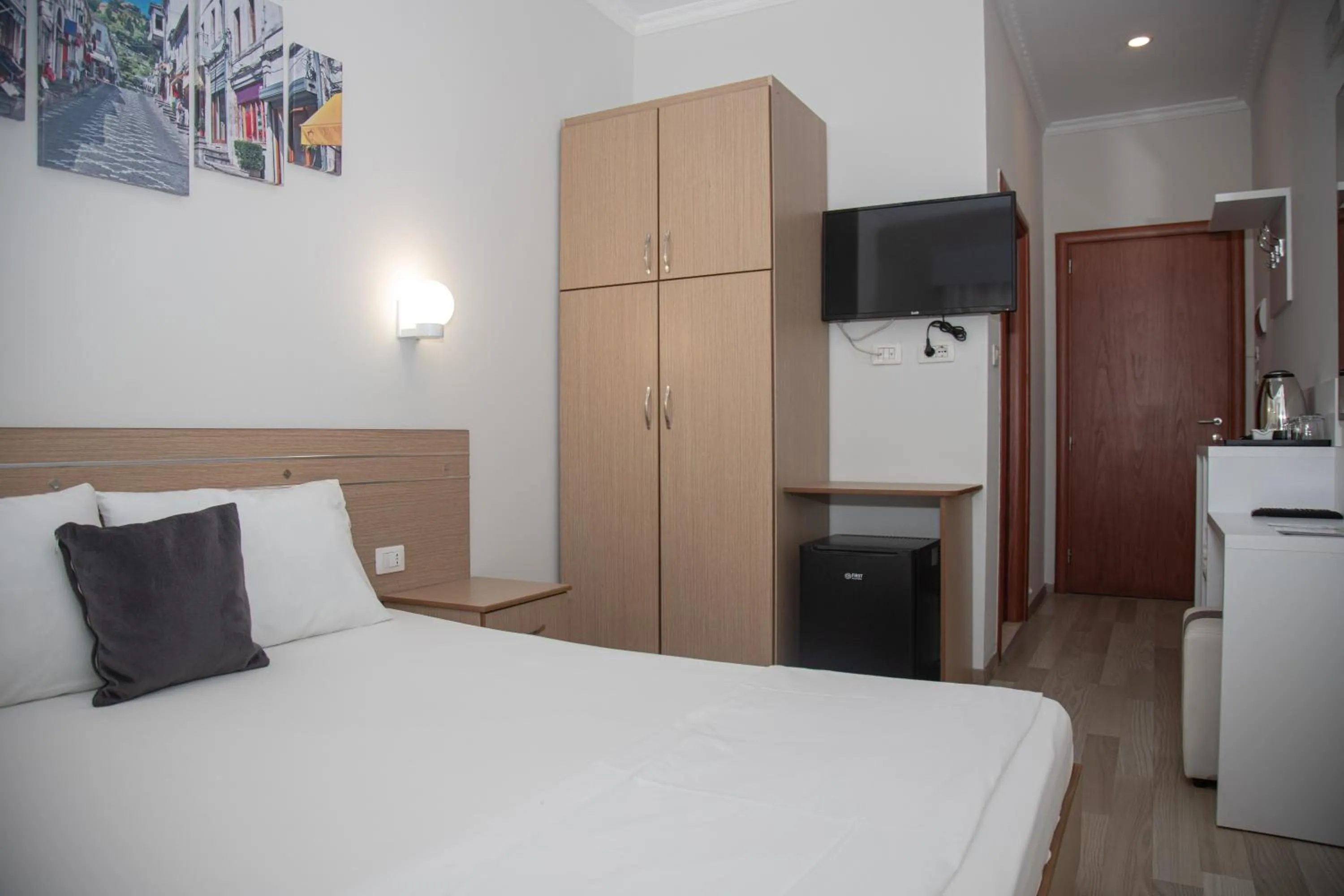 Bed in Hotel Number One