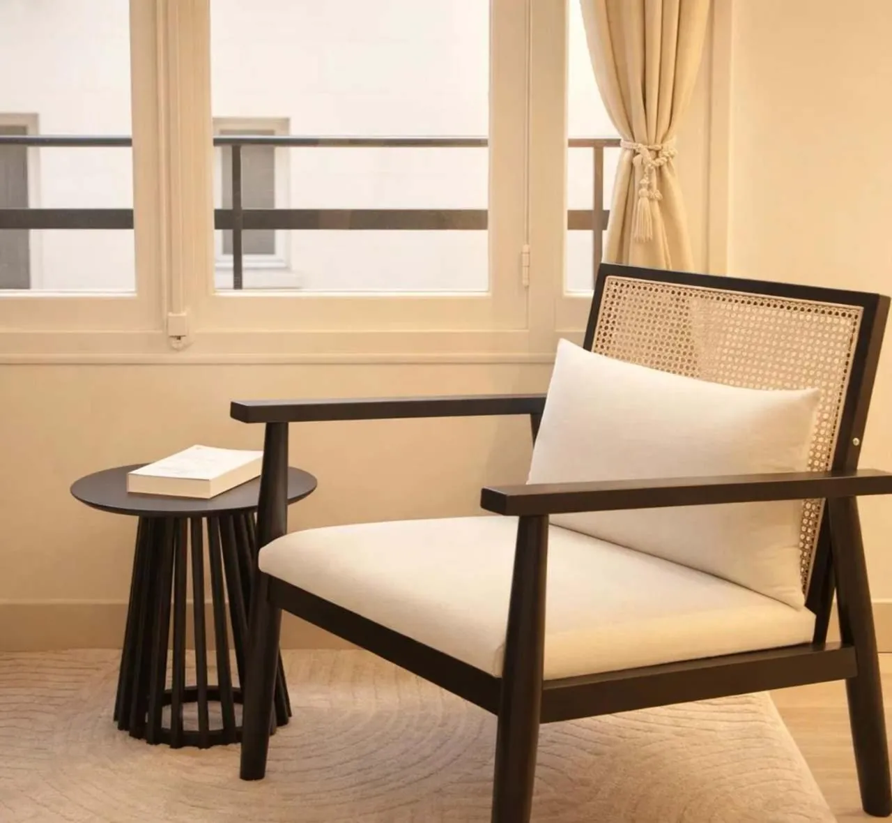 Living room in Champs-Elysées - Prestige apartment with lift avenue Matignon