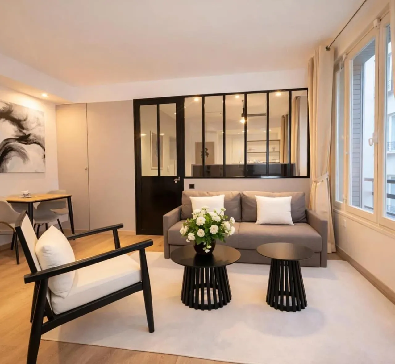Living room, Bed in Champs-Elysées - Prestige apartment with lift avenue Matignon