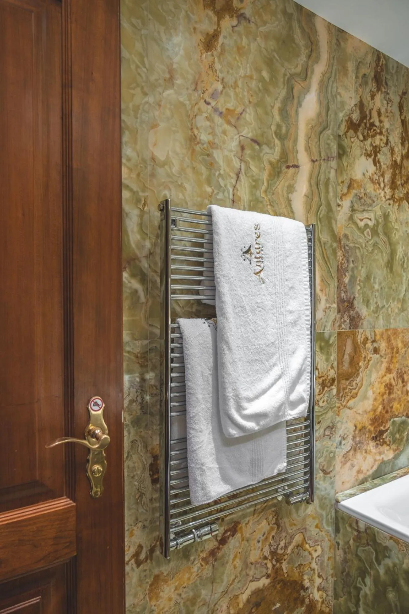 Bathroom in Antares Hotel