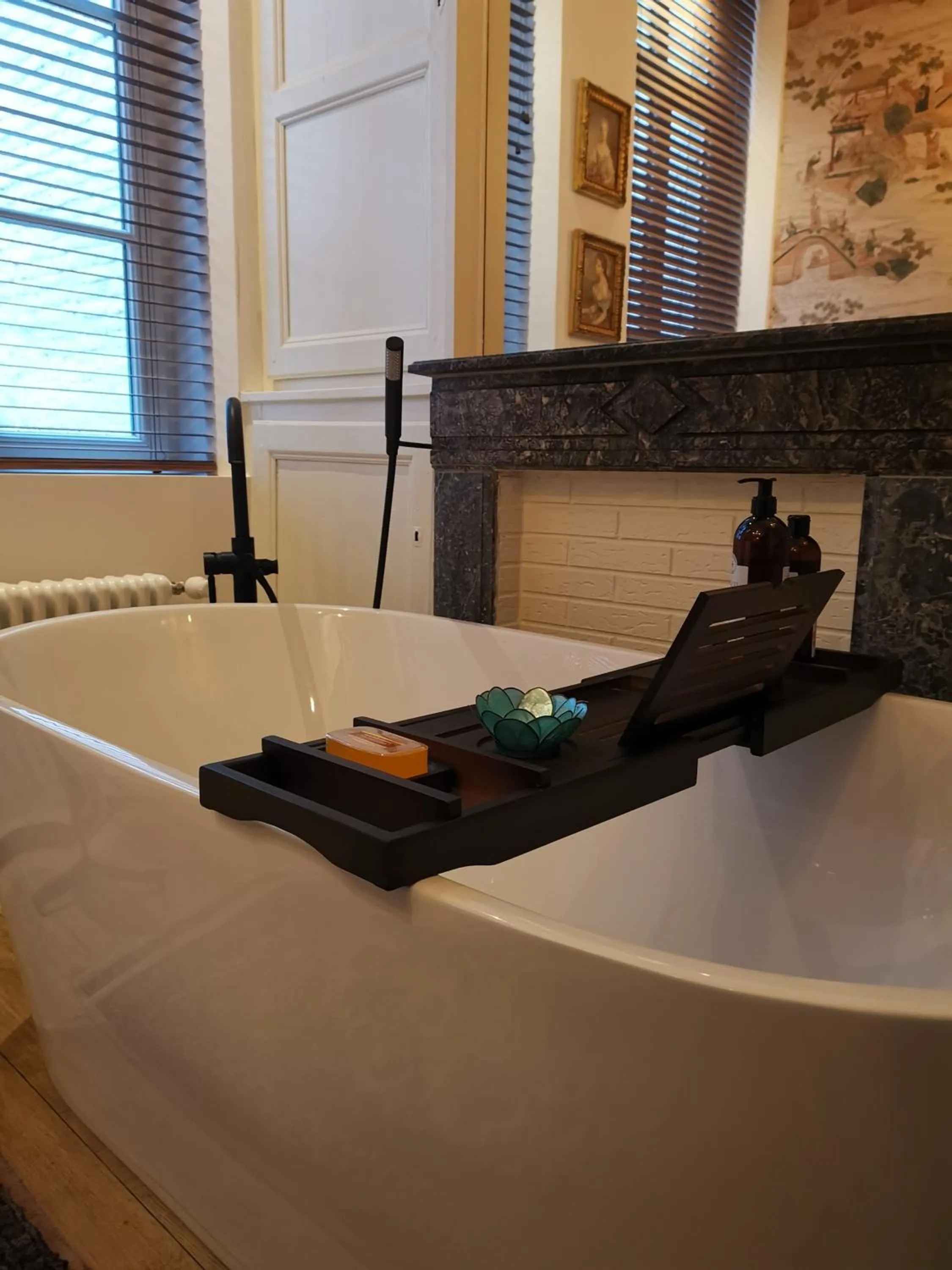 Bath in JARDIN D'HIVER CASSEL Suite de 70 m2