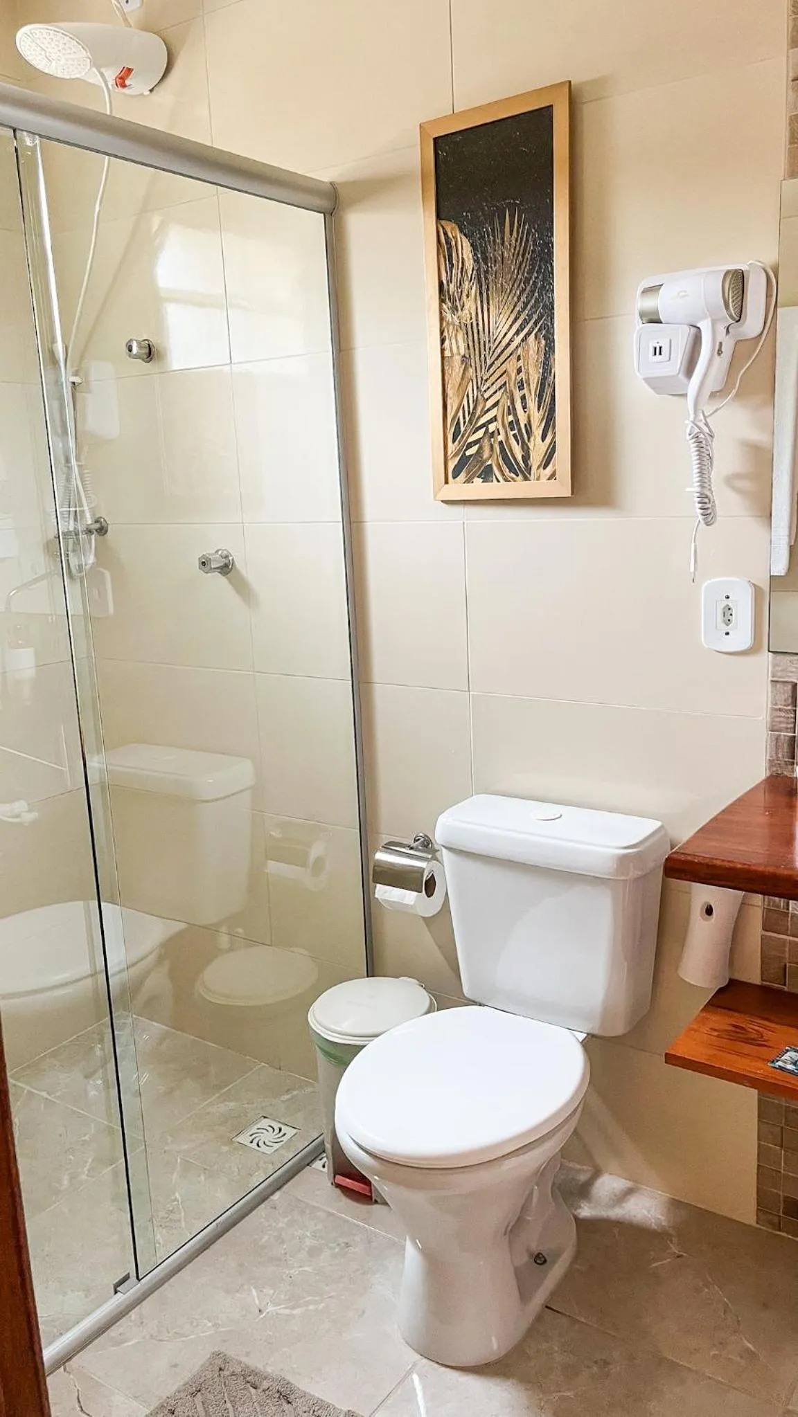 Shower in Pousada Entre Folhas