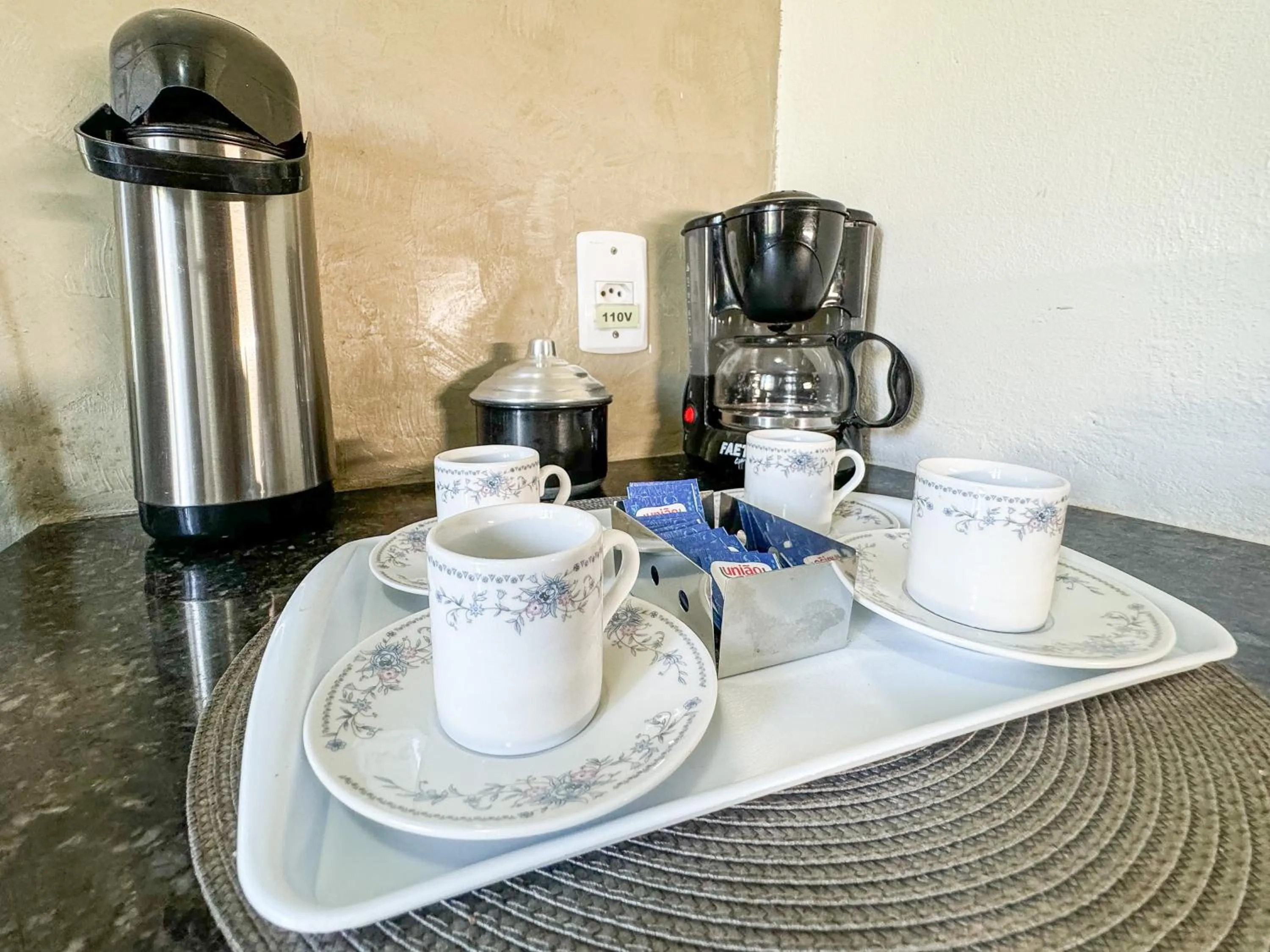 Coffee/tea facilities in Pousada Entre Folhas