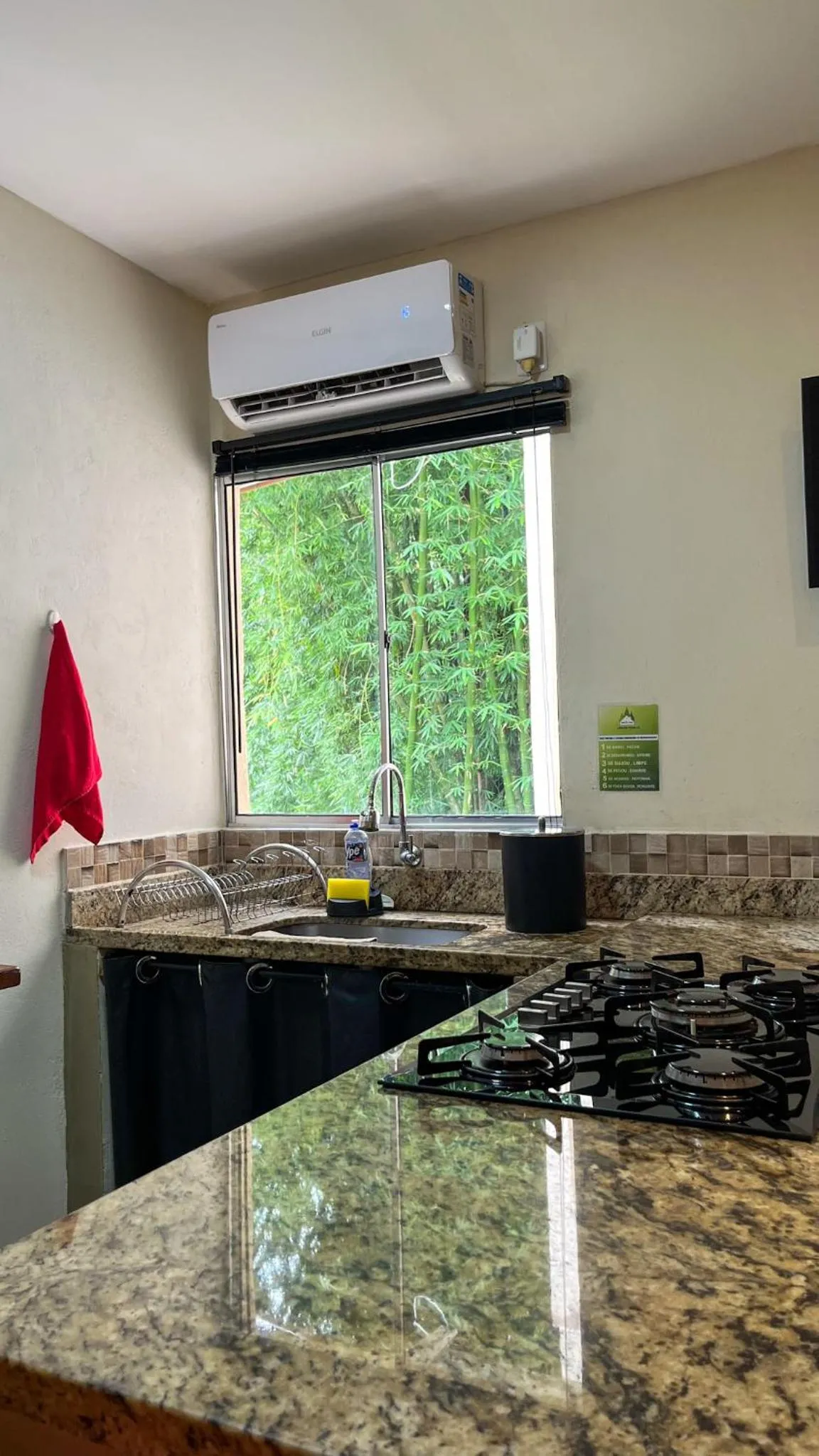 Kitchen or kitchenette in Pousada Entre Folhas