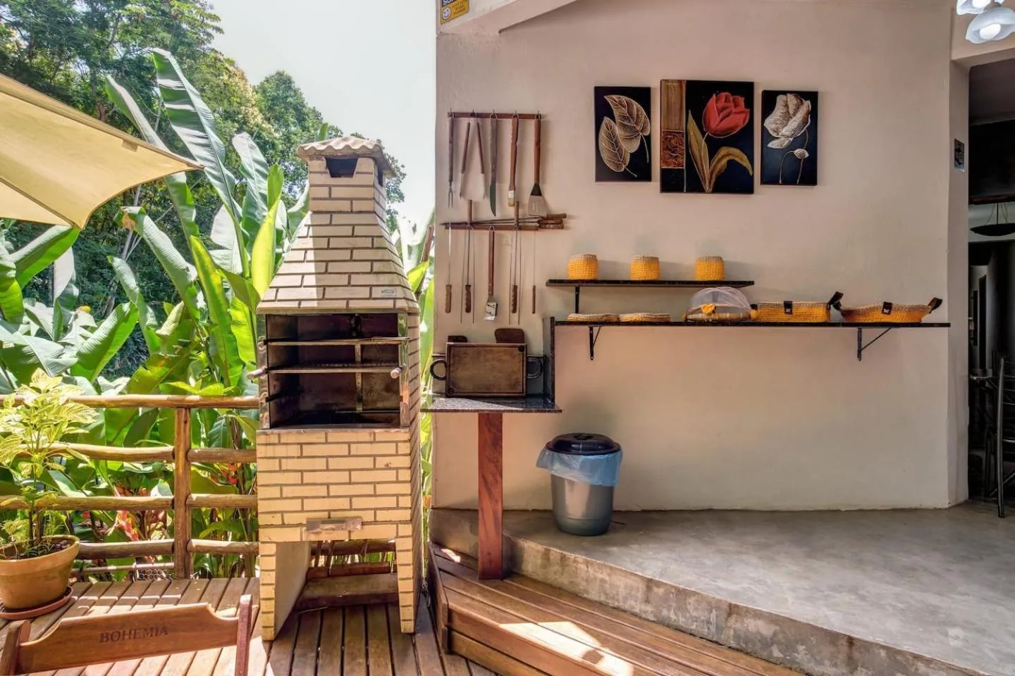 BBQ facilities in Pousada Entre Folhas