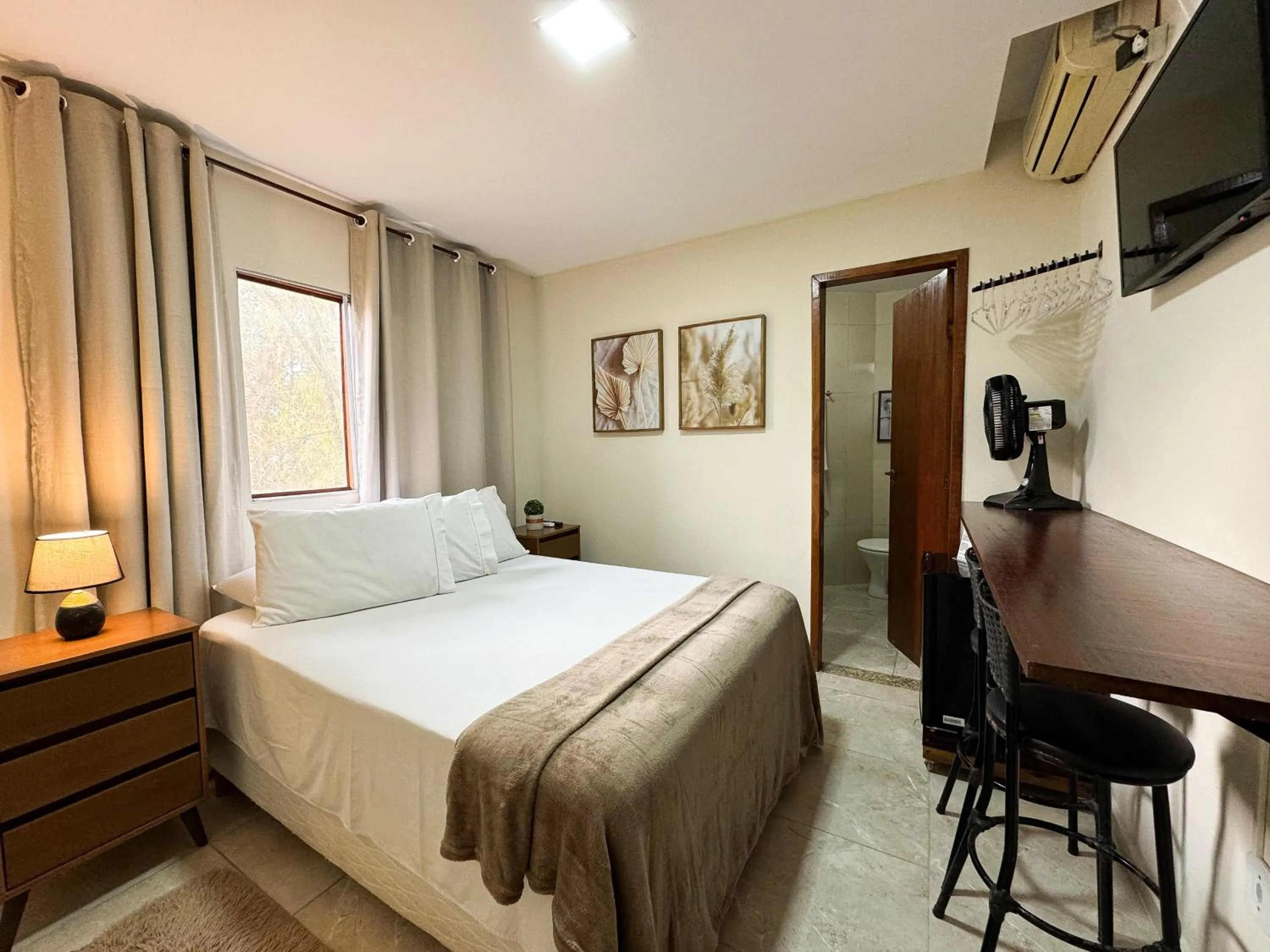 Photo of the whole room, Bed in Pousada Entre Folhas