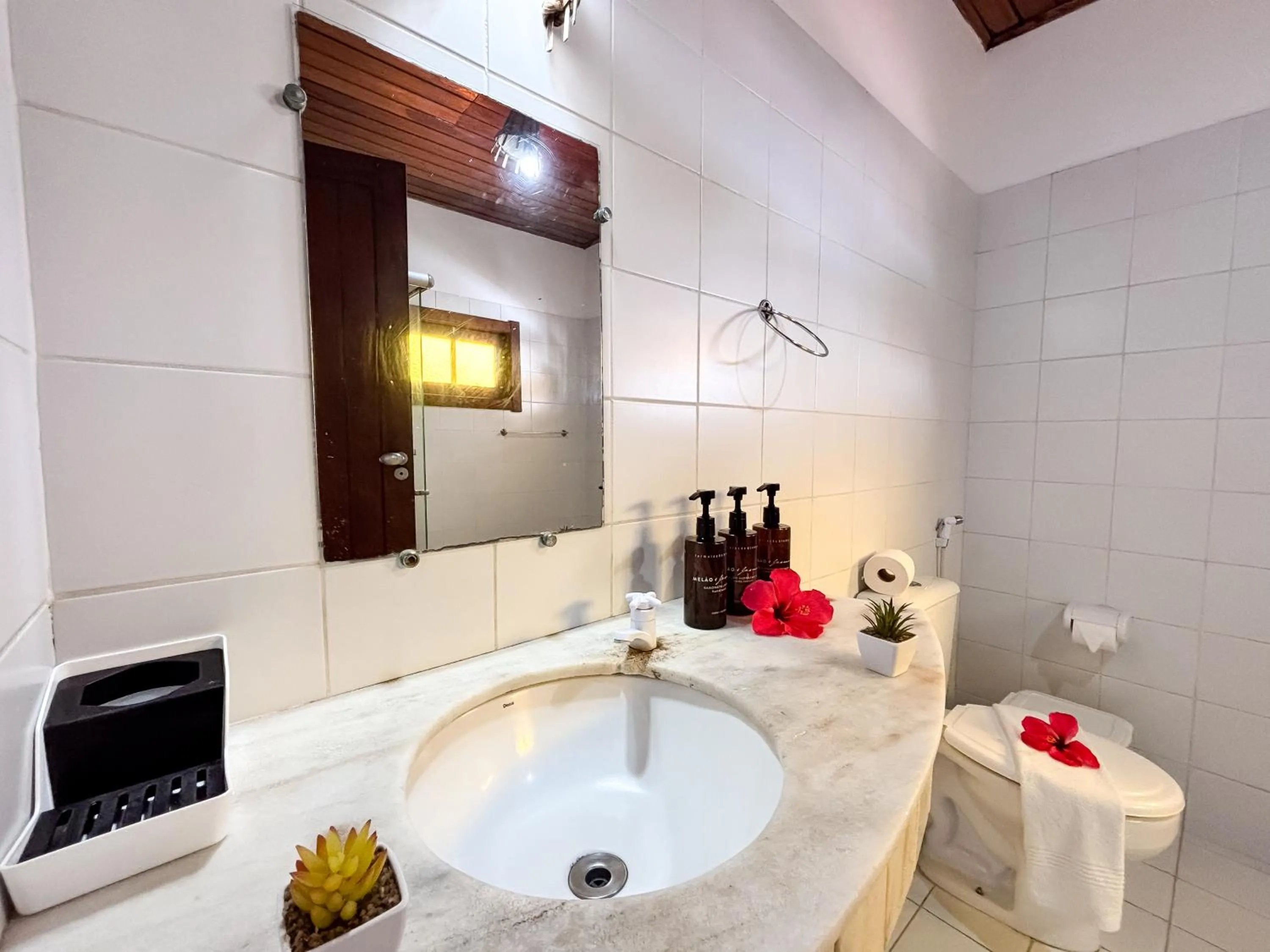 Bathroom in Chez Max Pousada