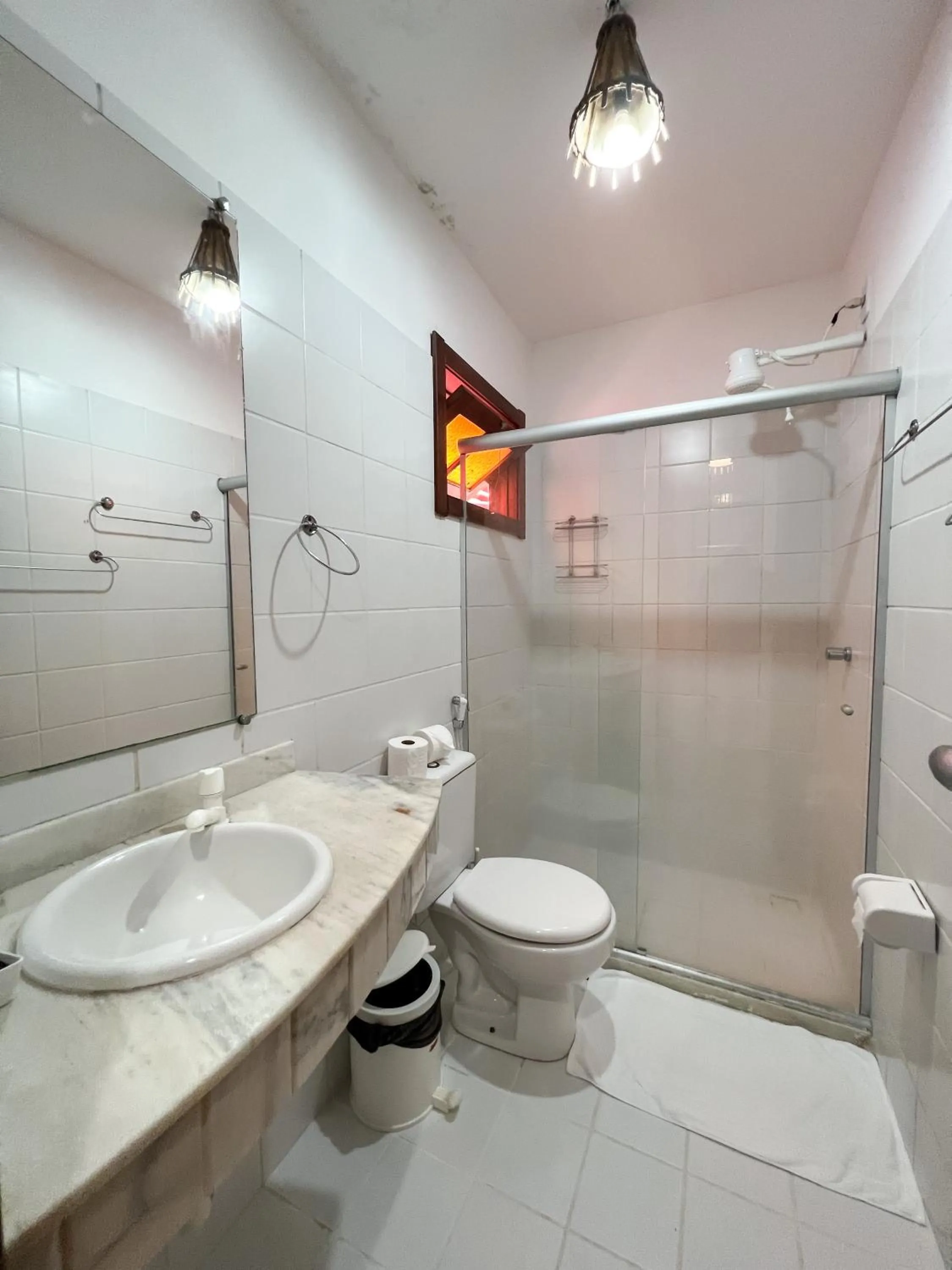 Bathroom in Chez Max Pousada