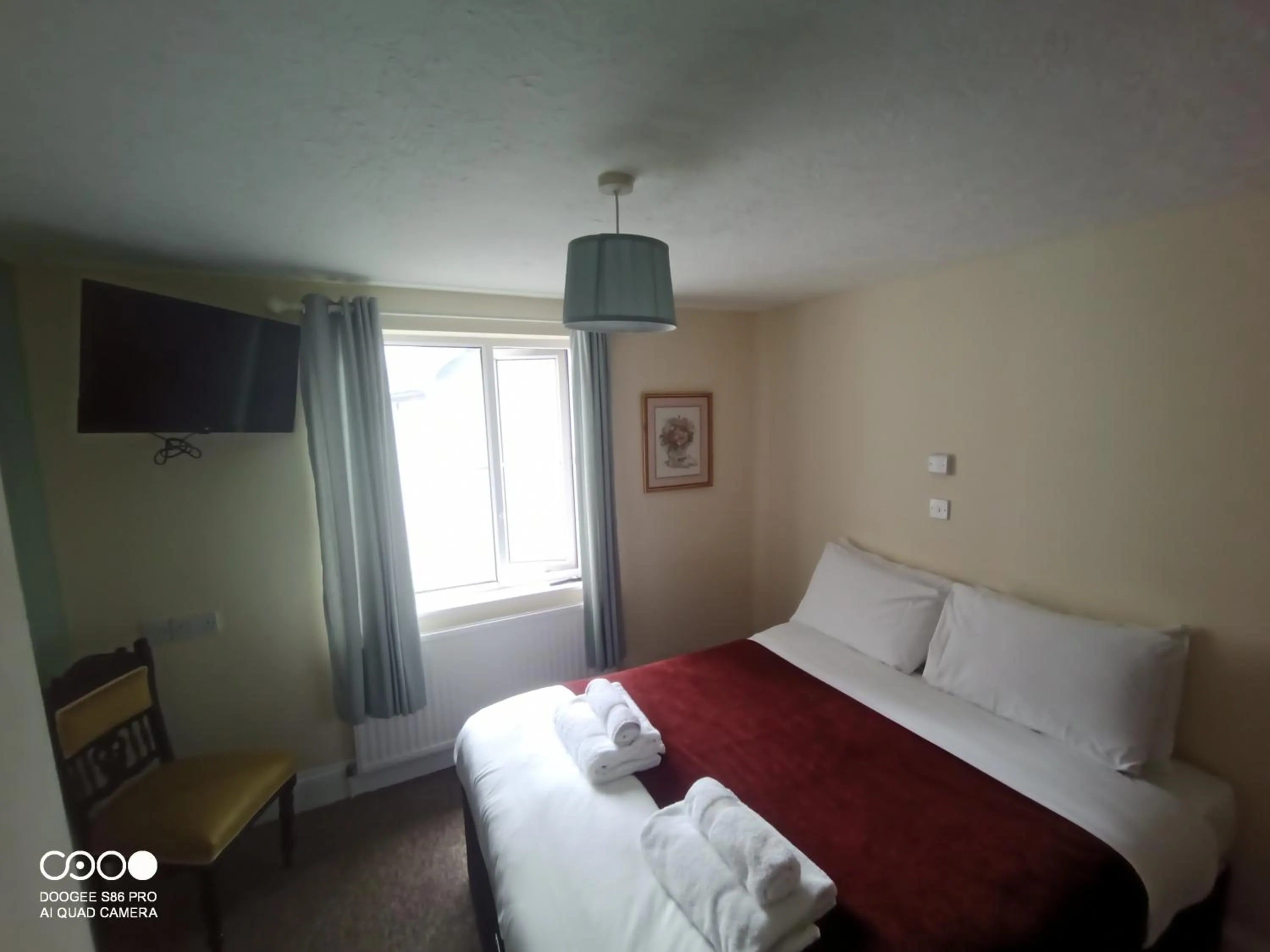 Photo of the whole room in The Maycliffe Hotel