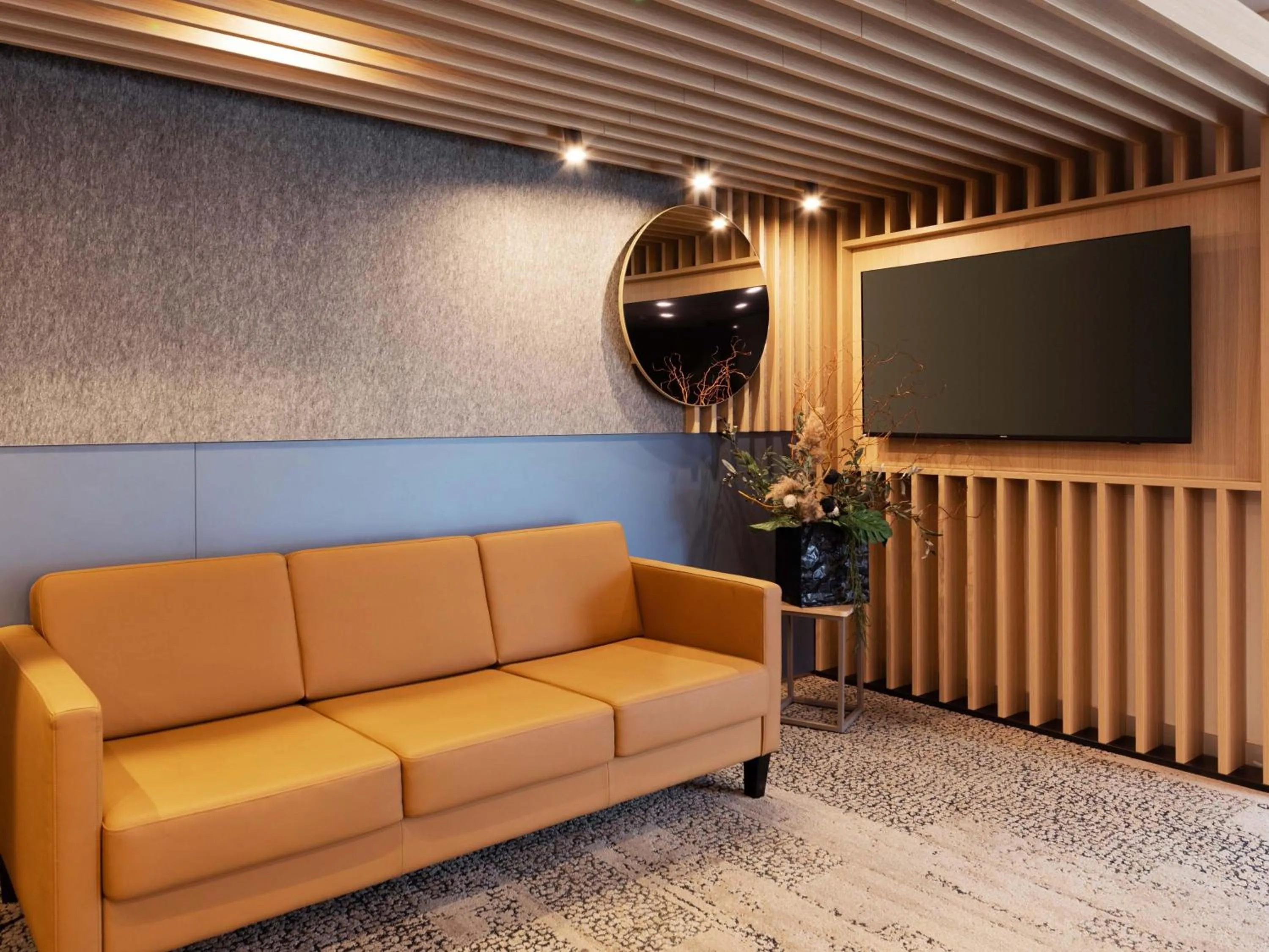 Lobby or reception in B&B Hotel Duisburg Hbf-Nord