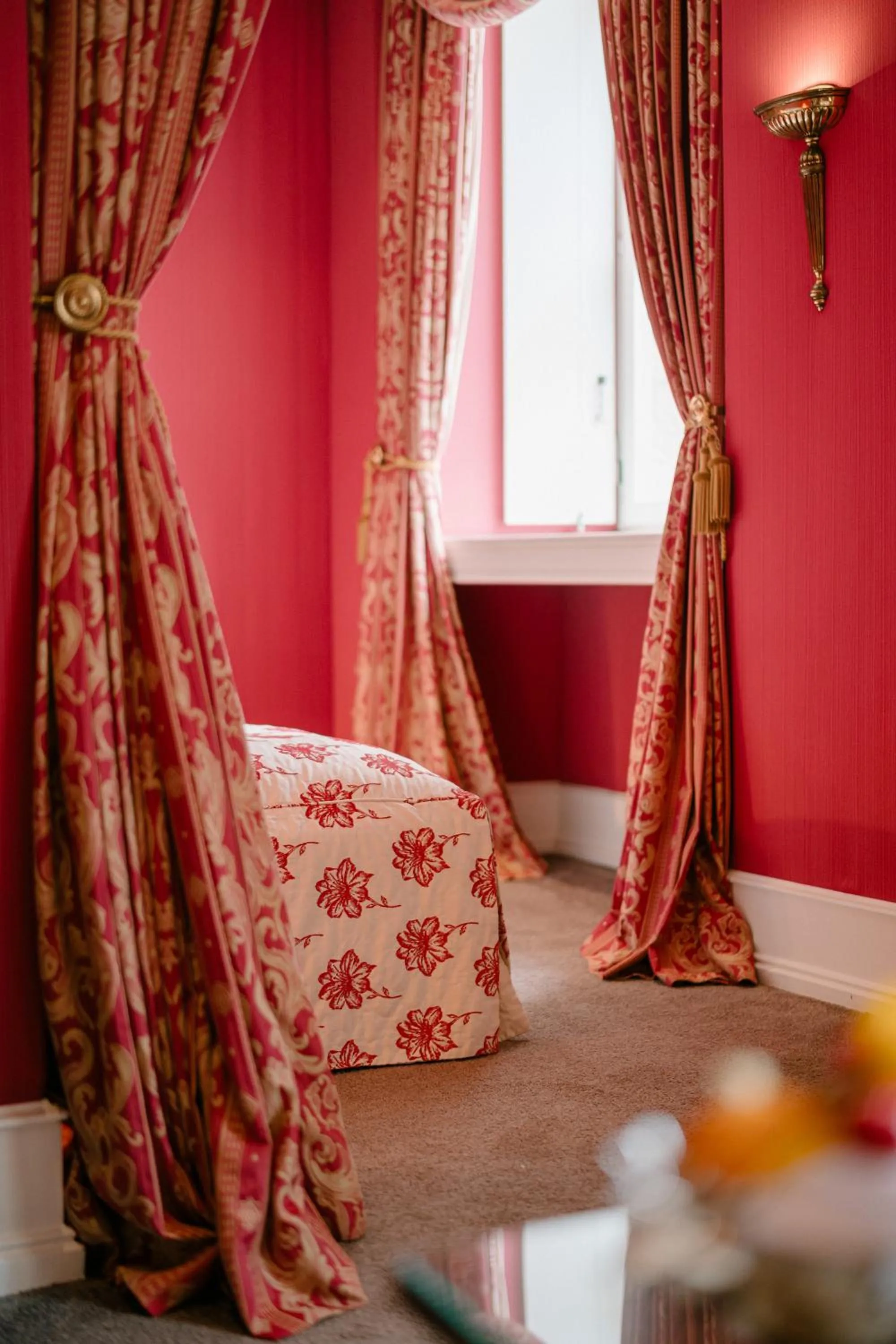 Bed in Schlosshotel Hugenpoet