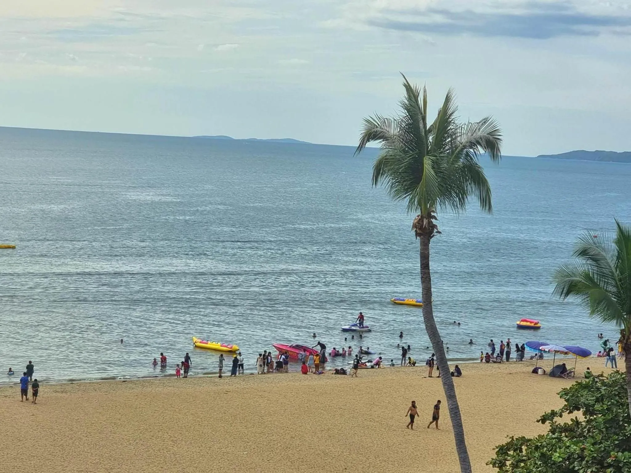 Beach in Happy Jomtien - Beachfront