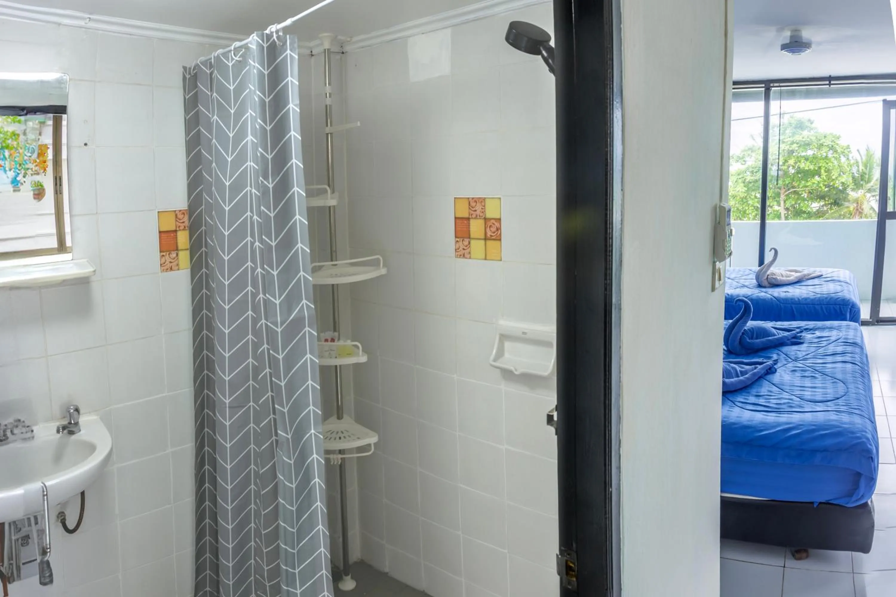 Shower, Bed in Happy Jomtien - Beachfront