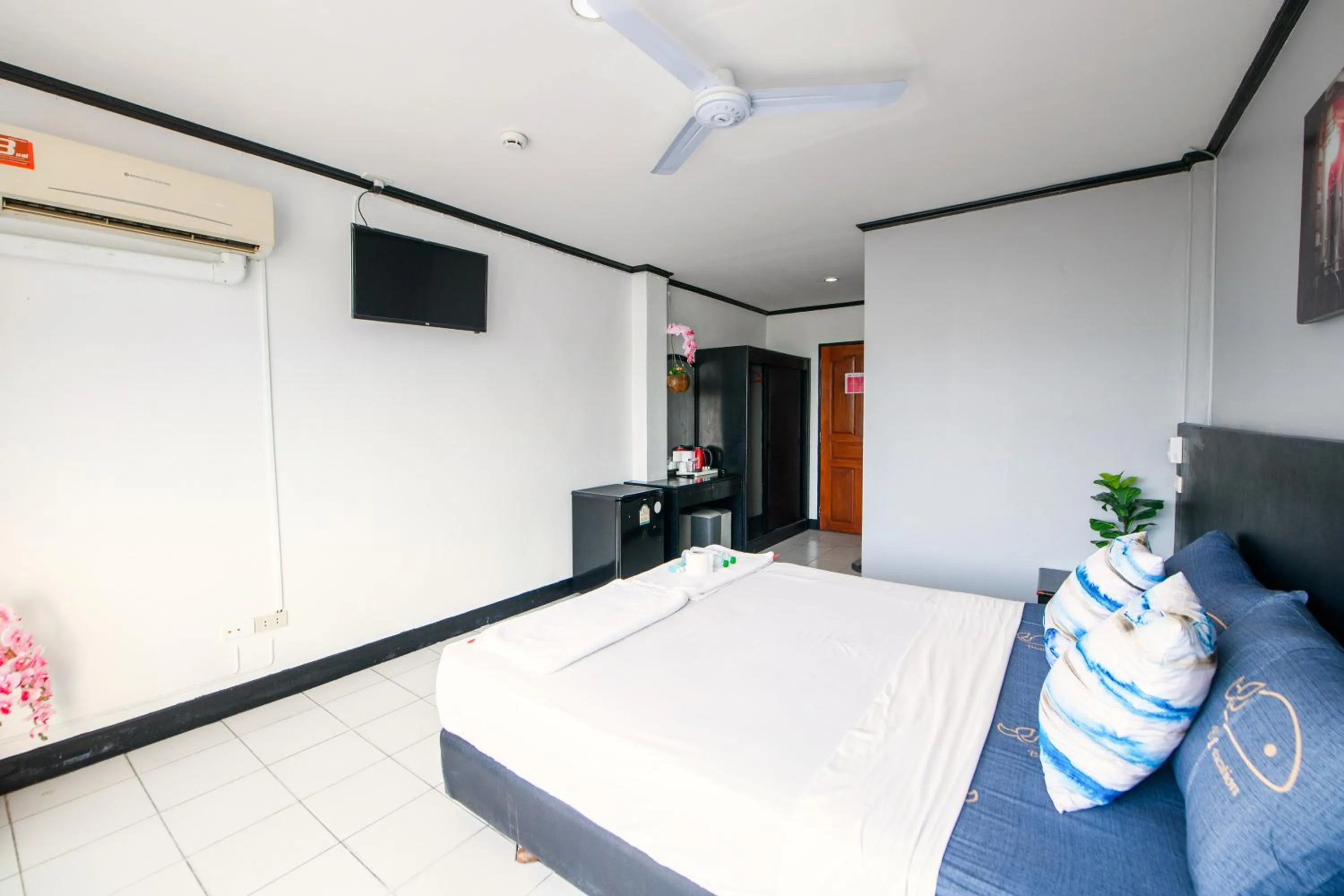 Bed in Happy Jomtien - Beachfront