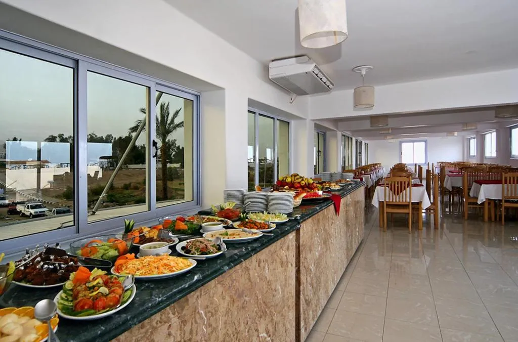 Restaurant/places to eat in Panda resort