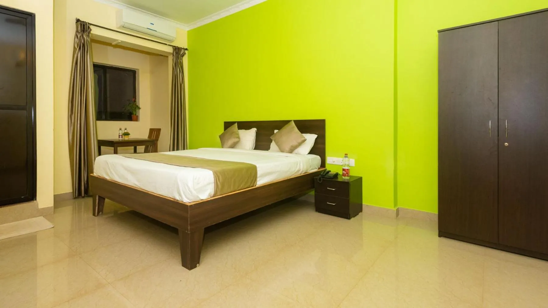 Dining area, Bed in Hotel Spring Height Hotels Near Mall De Goa