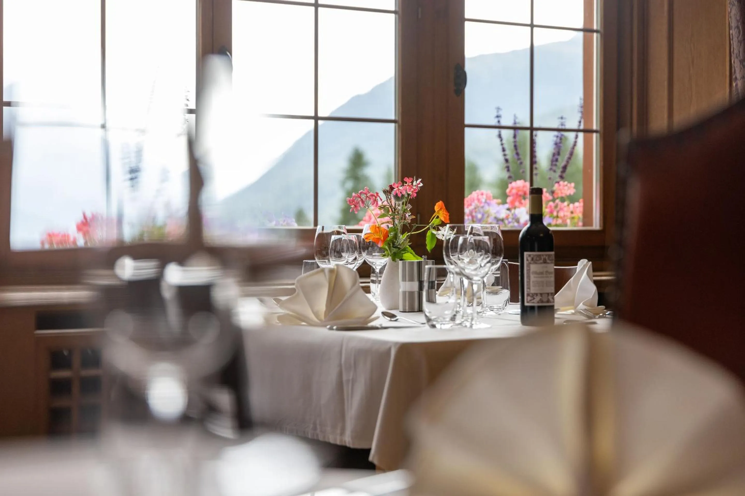 Restaurant/places to eat in Hotel Chesa Spuondas