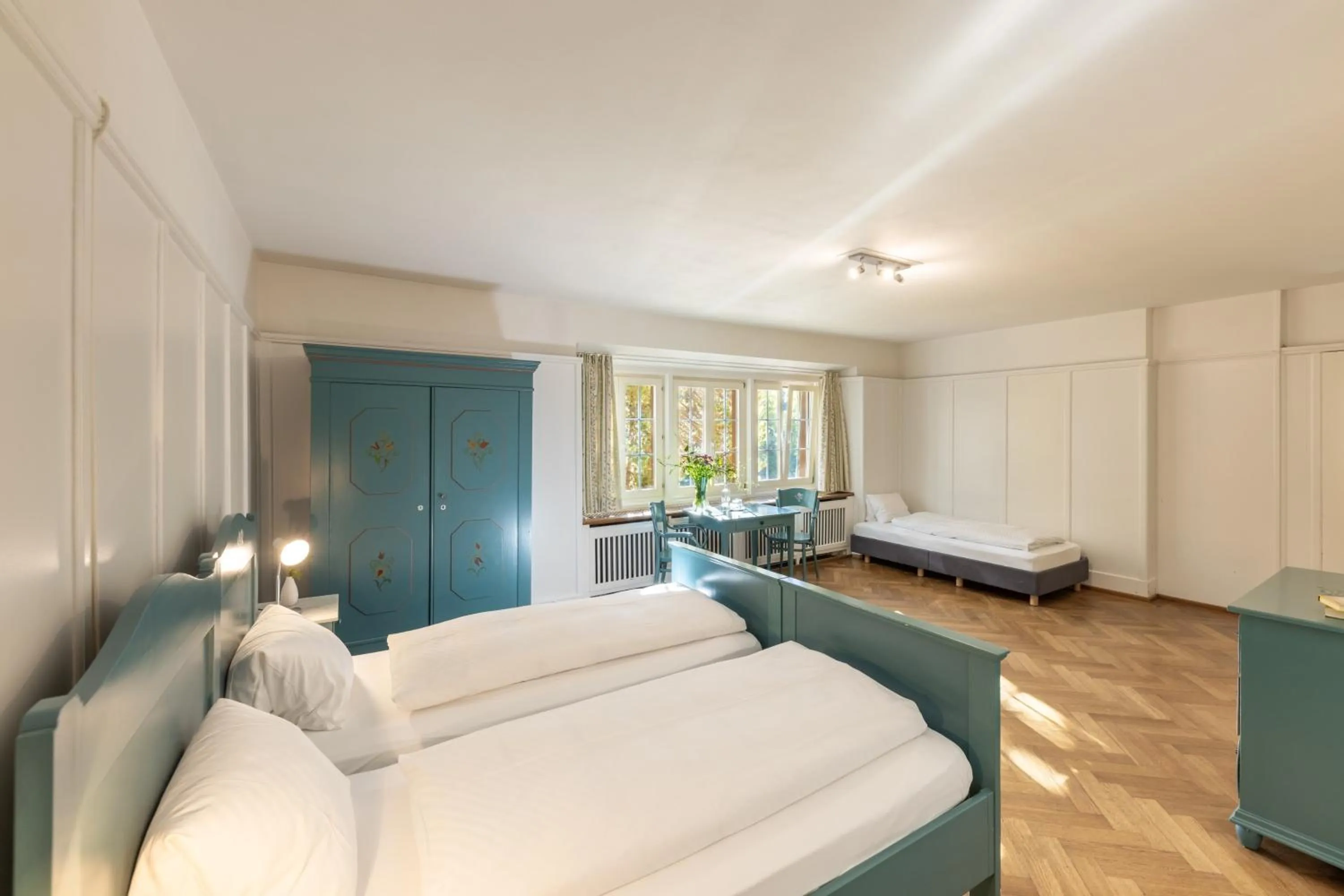 Photo of the whole room, Bed in Hotel Chesa Spuondas