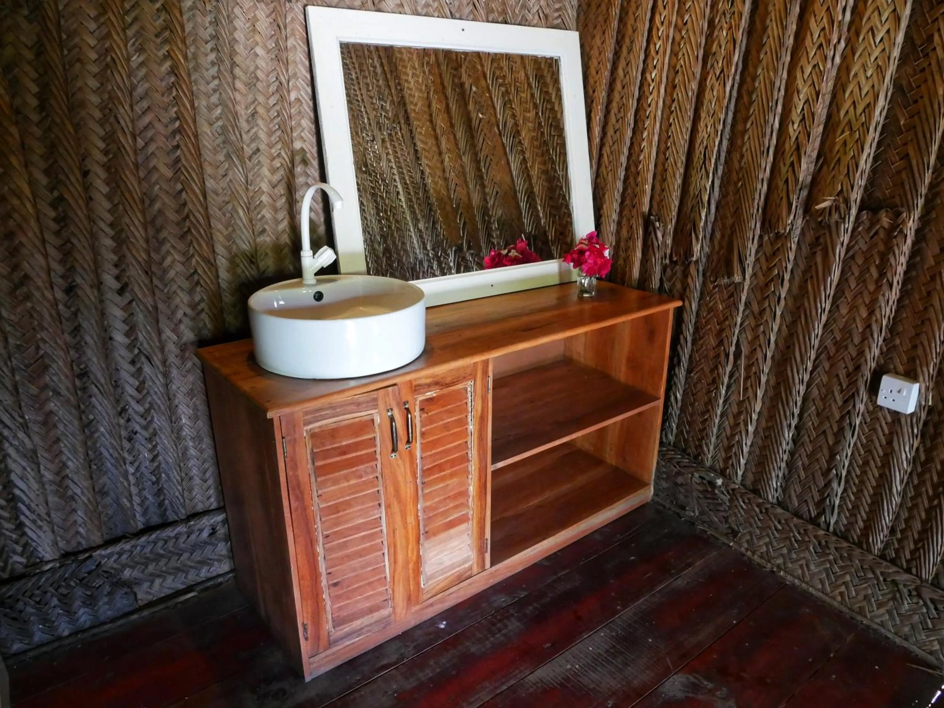 Bathroom in COCO REEF ECOLODGE