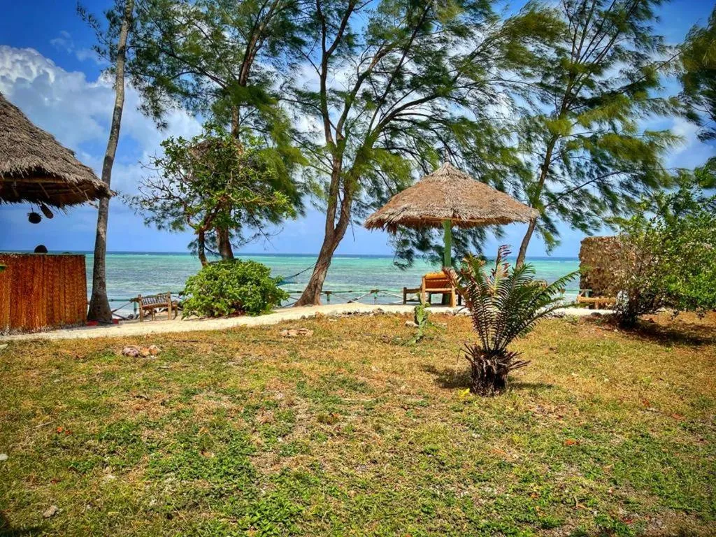 COCO REEF ECOLODGE
