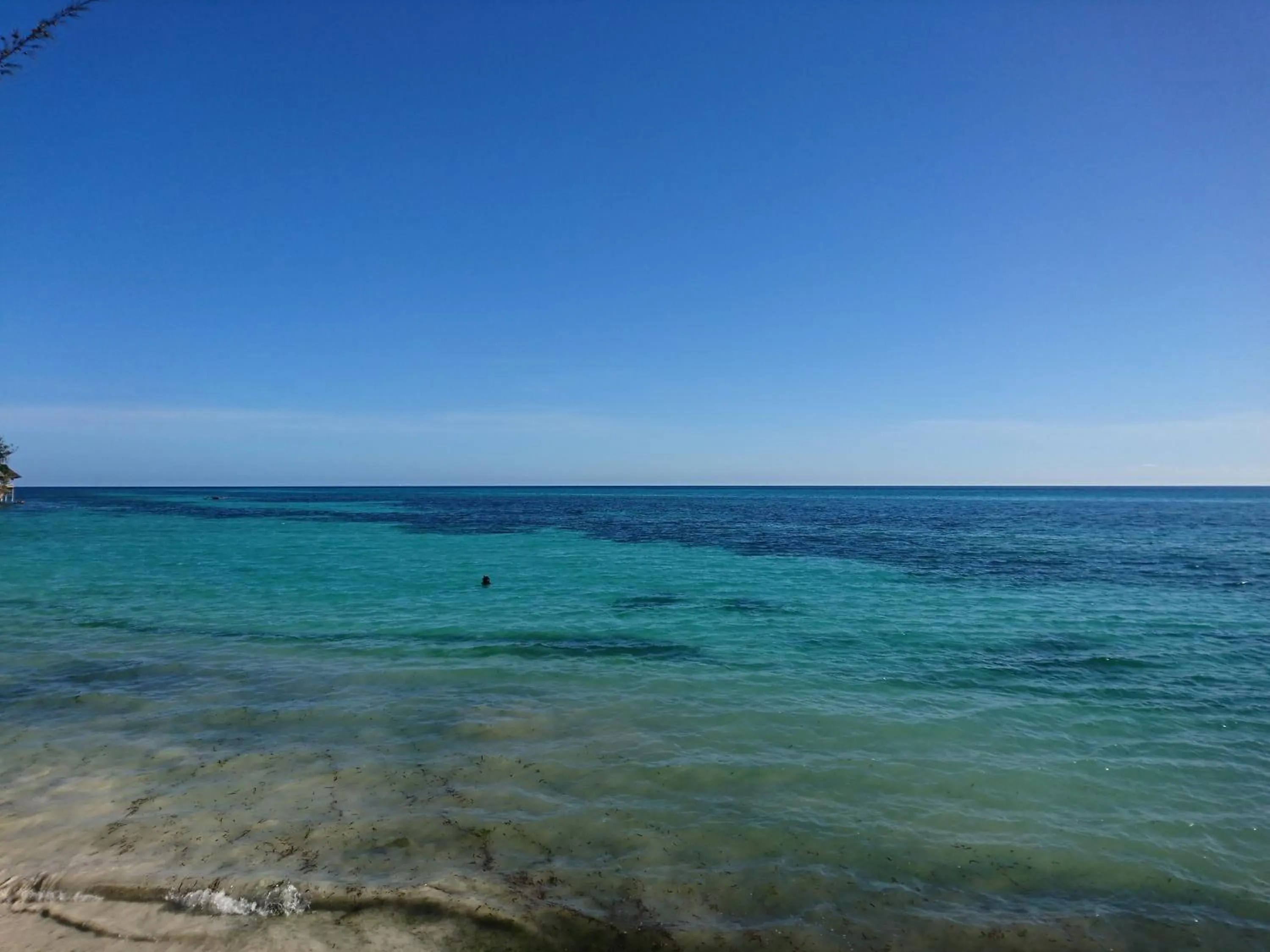 Beach in COCO REEF ECOLODGE