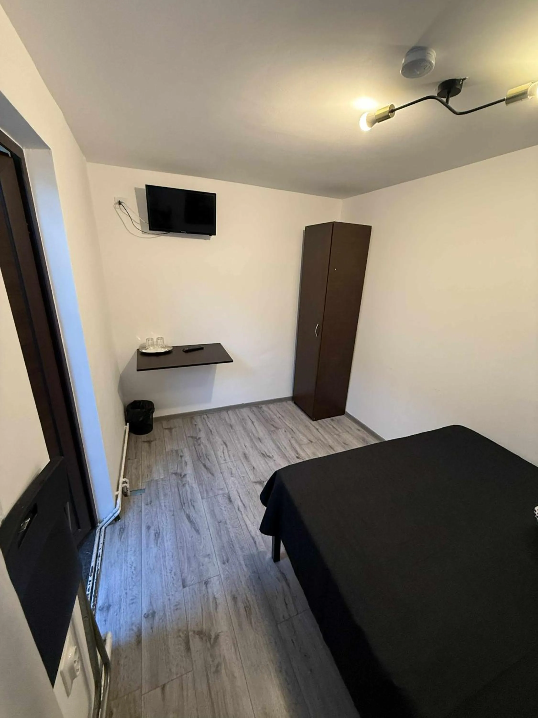 TV and multimedia, Bed in Casa Bucovineană